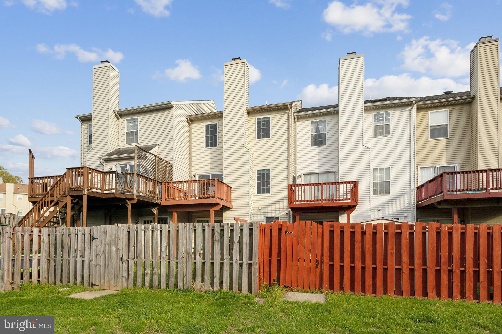 COURTS AT STAFFORD - Residential Lease