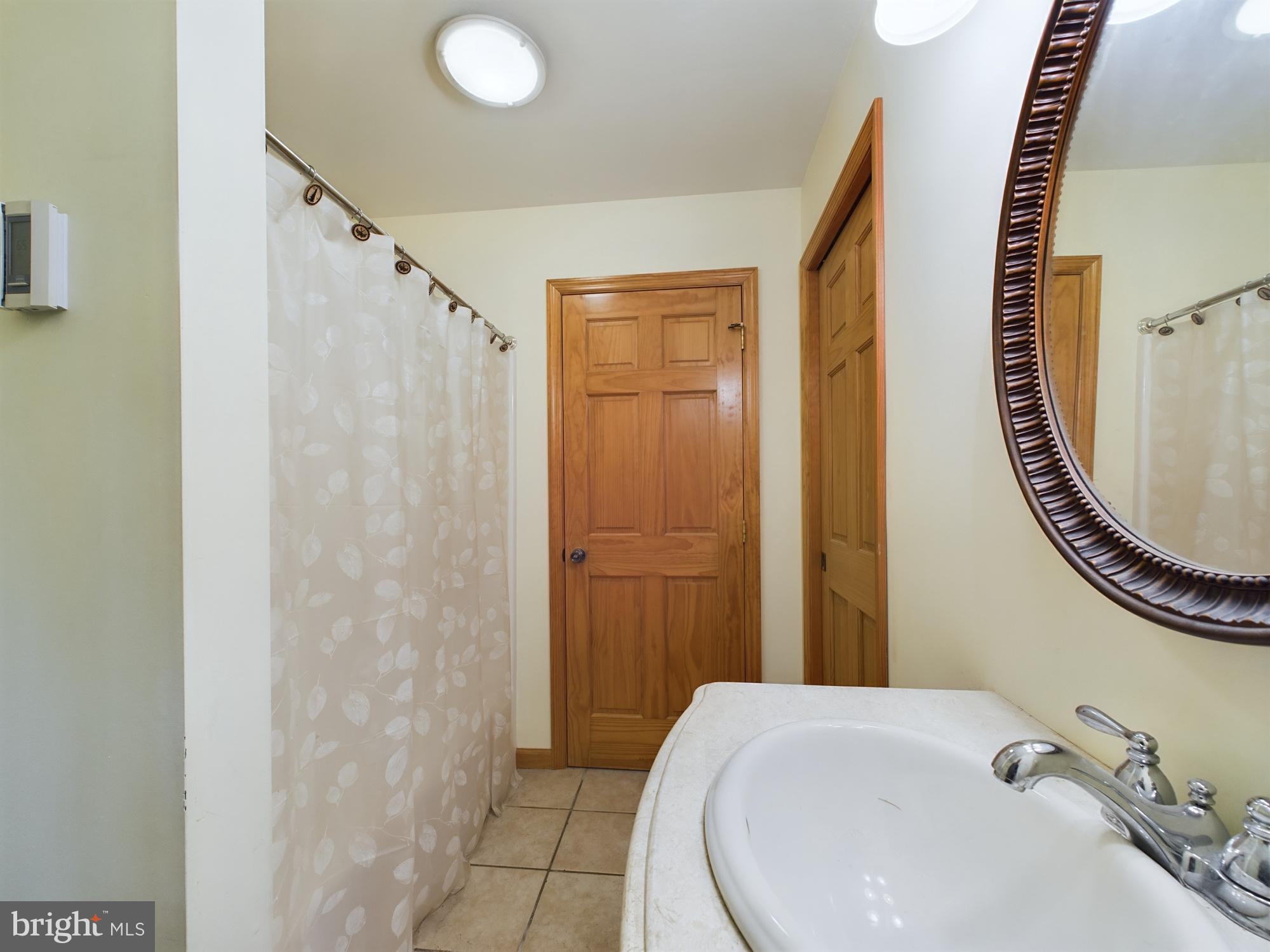 LAKE NAOMI - Residential