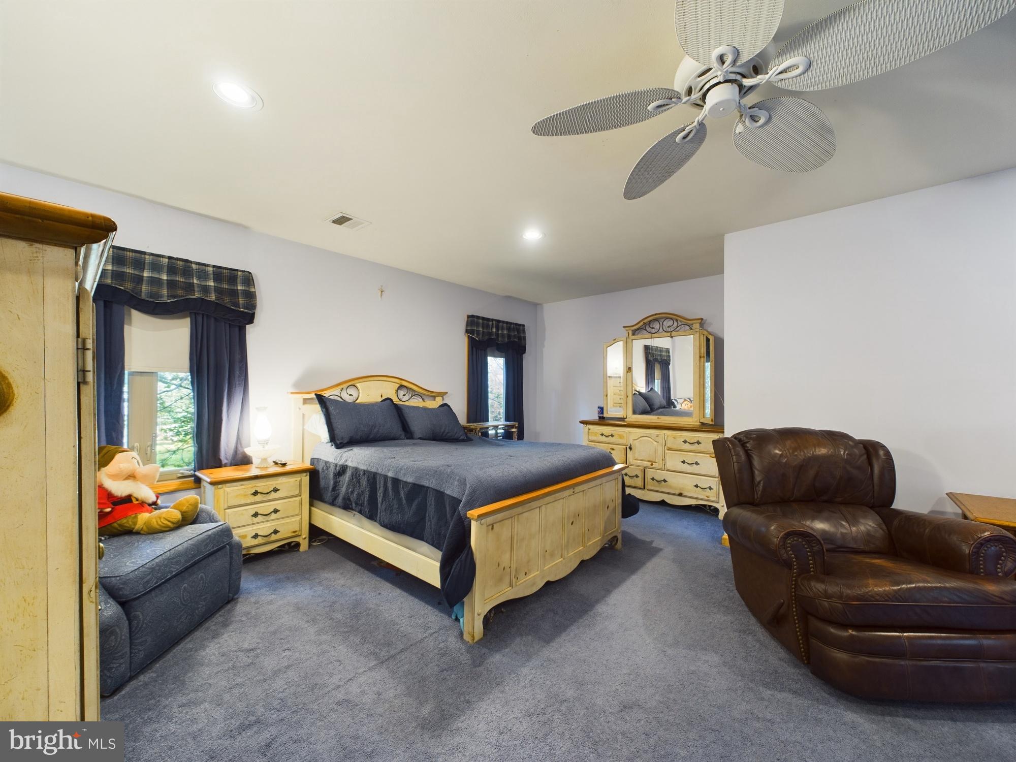 LAKE NAOMI - Residential