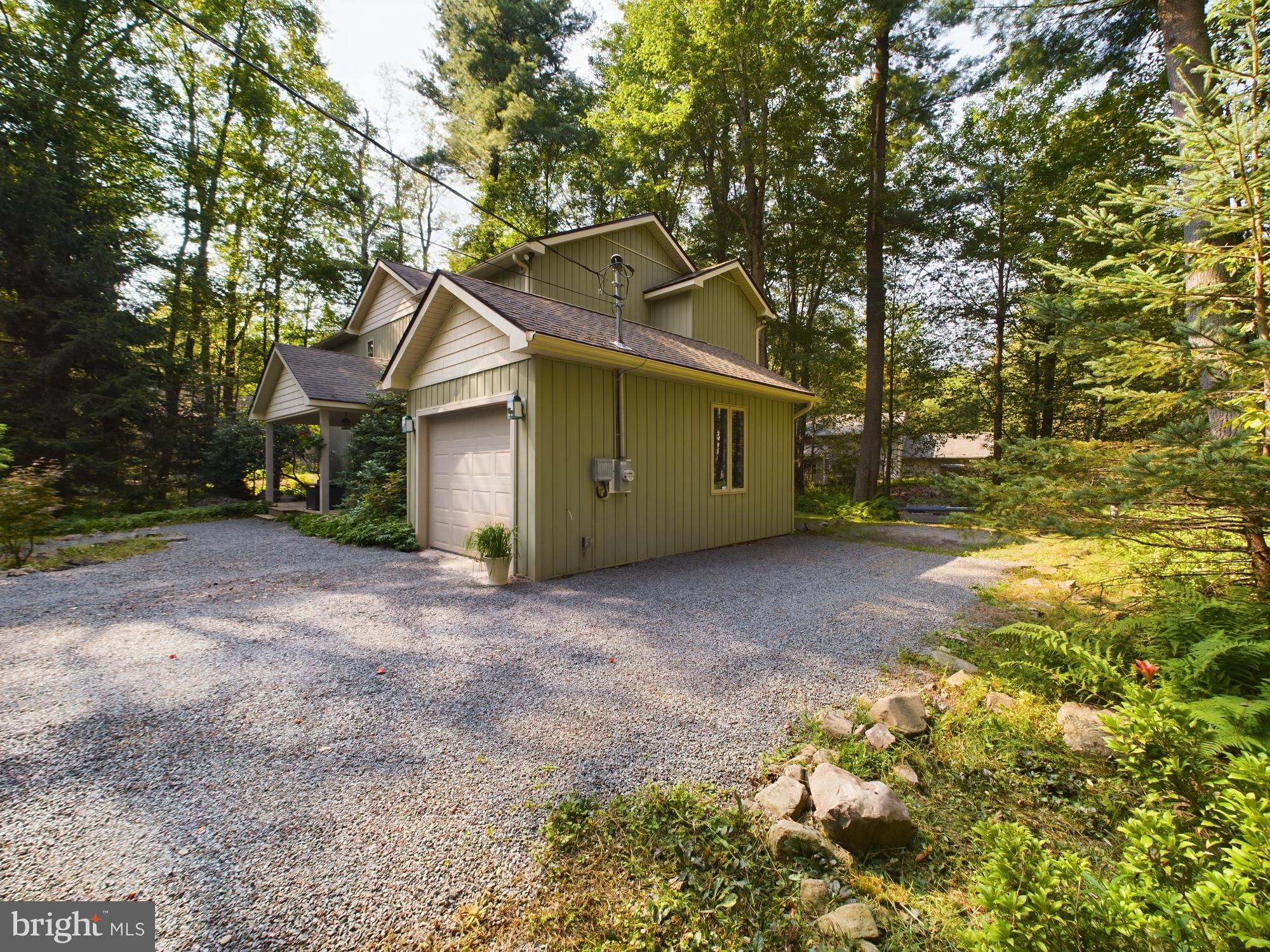 LAKE NAOMI - Residential