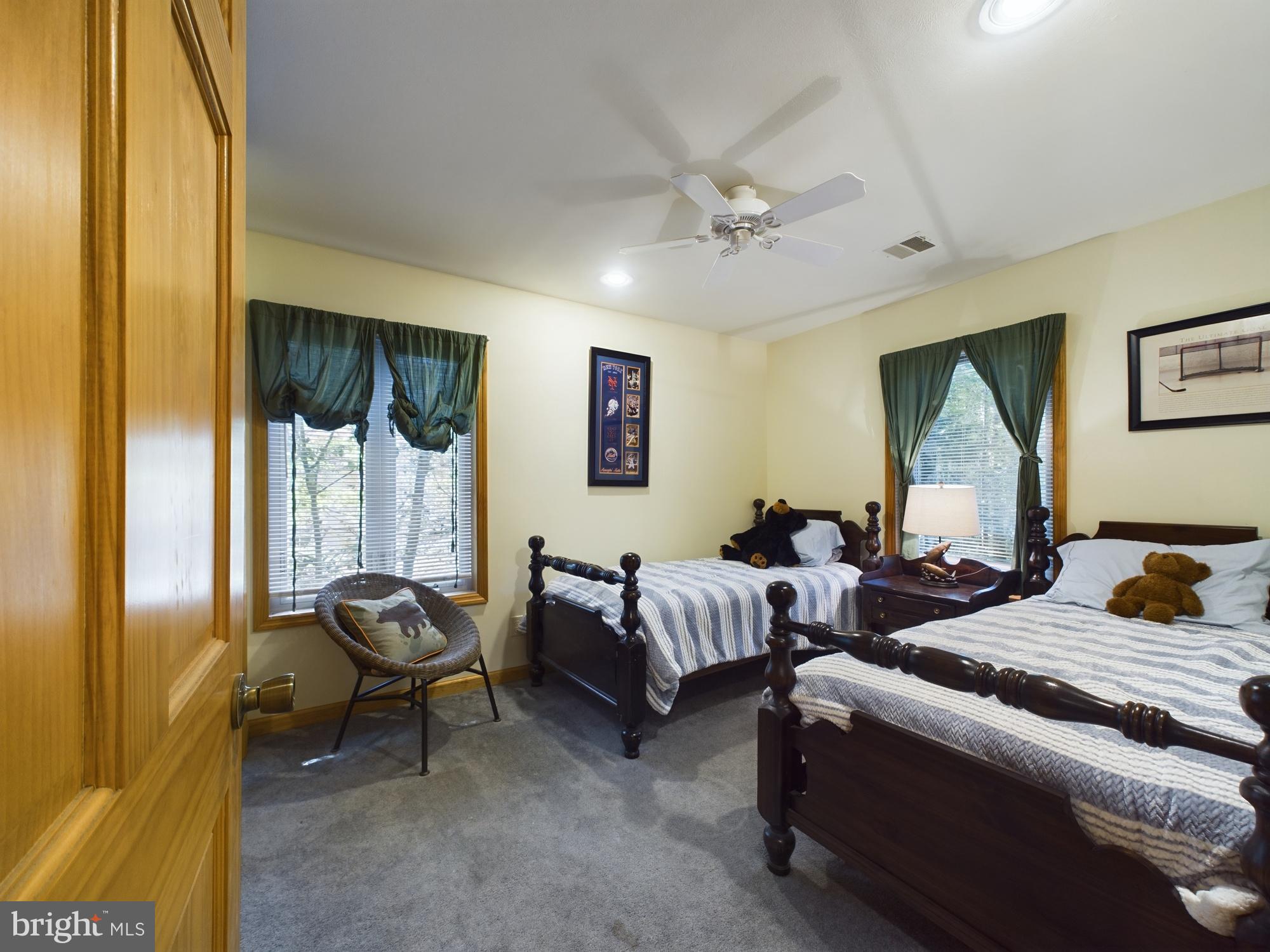 LAKE NAOMI - Residential