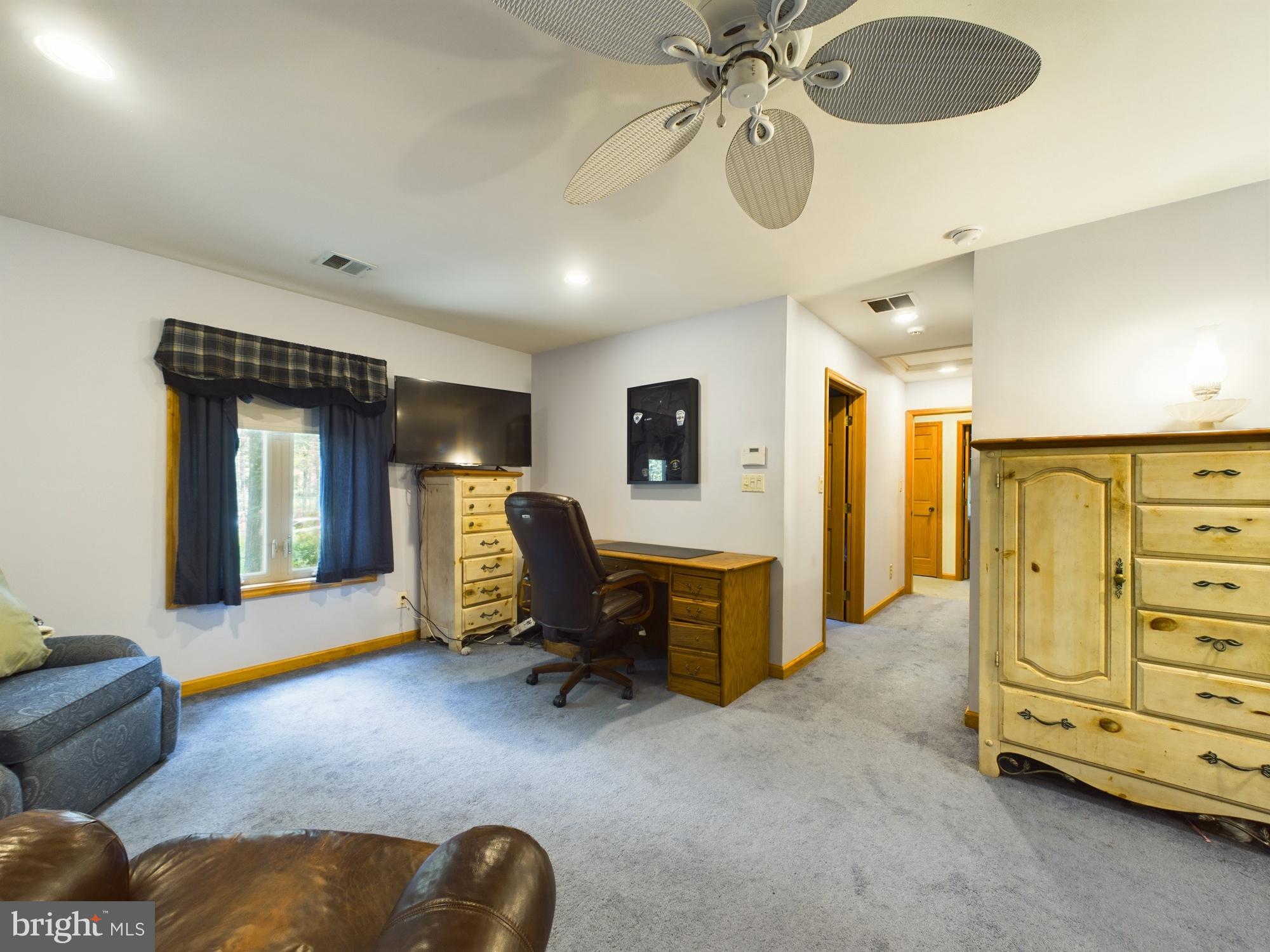 LAKE NAOMI - Residential