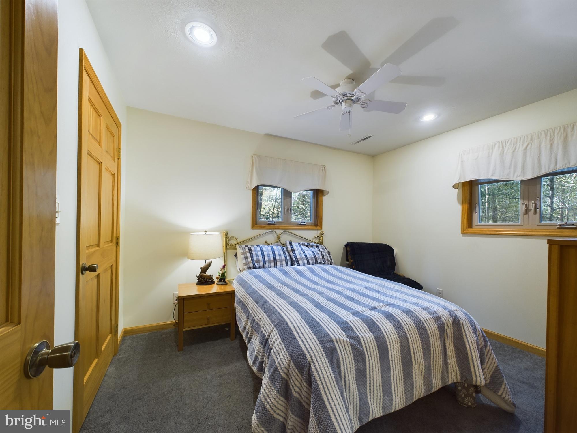 LAKE NAOMI - Residential