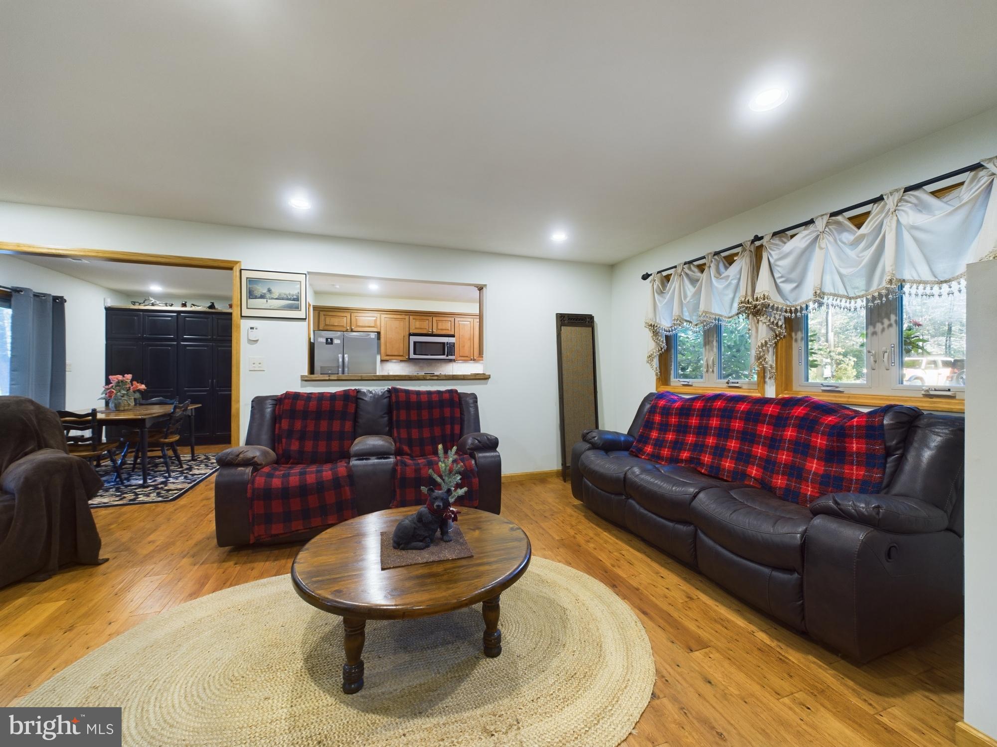 LAKE NAOMI - Residential