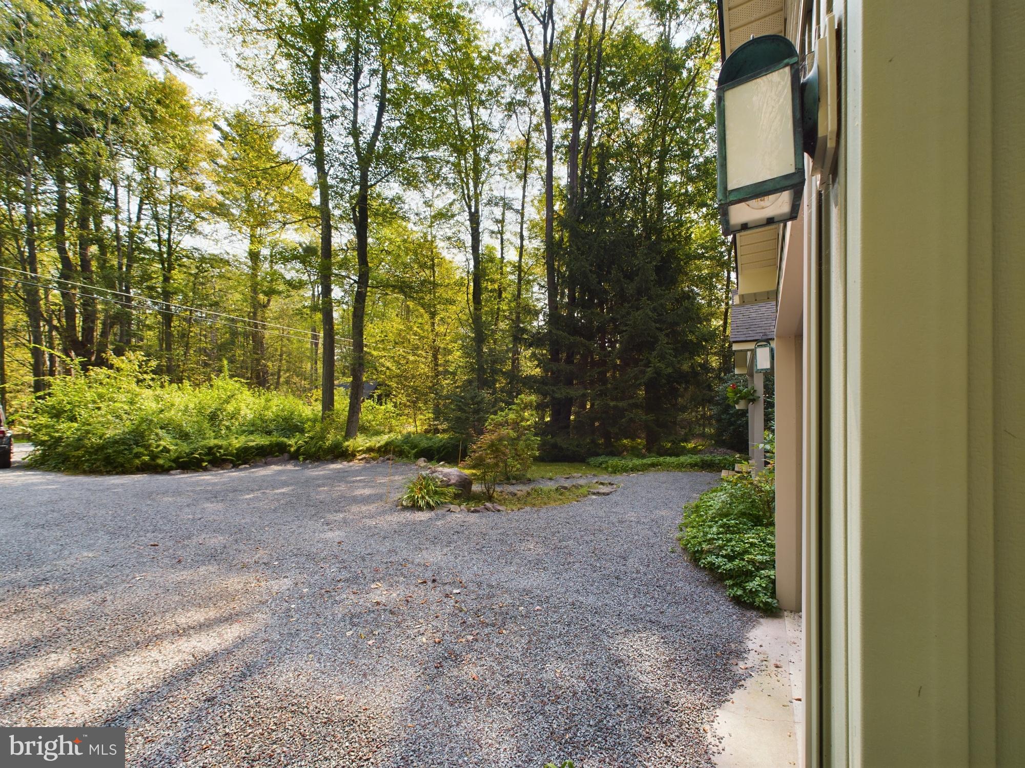 LAKE NAOMI - Residential