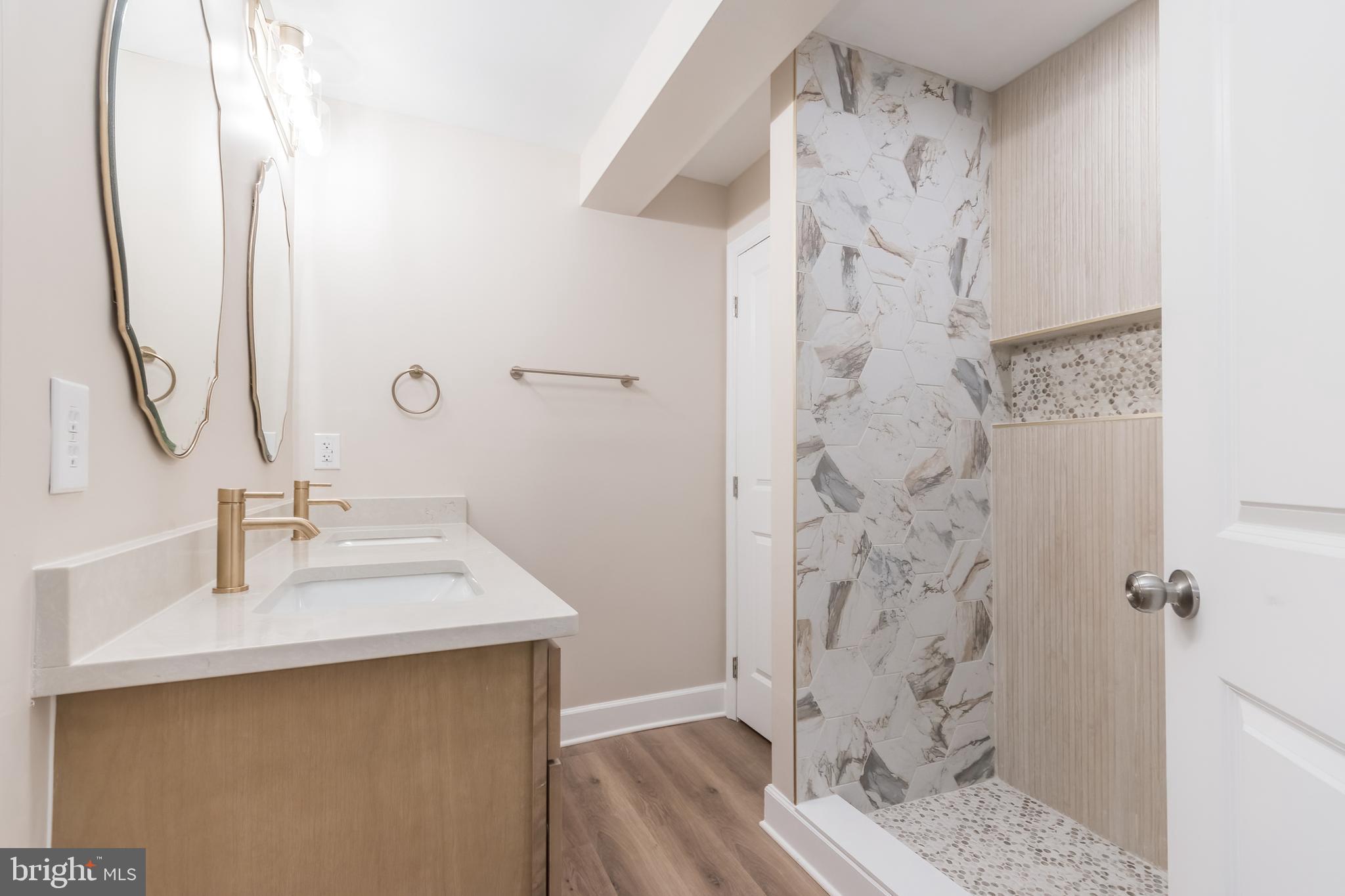 CHAPLINE'S CHOICE - Residential