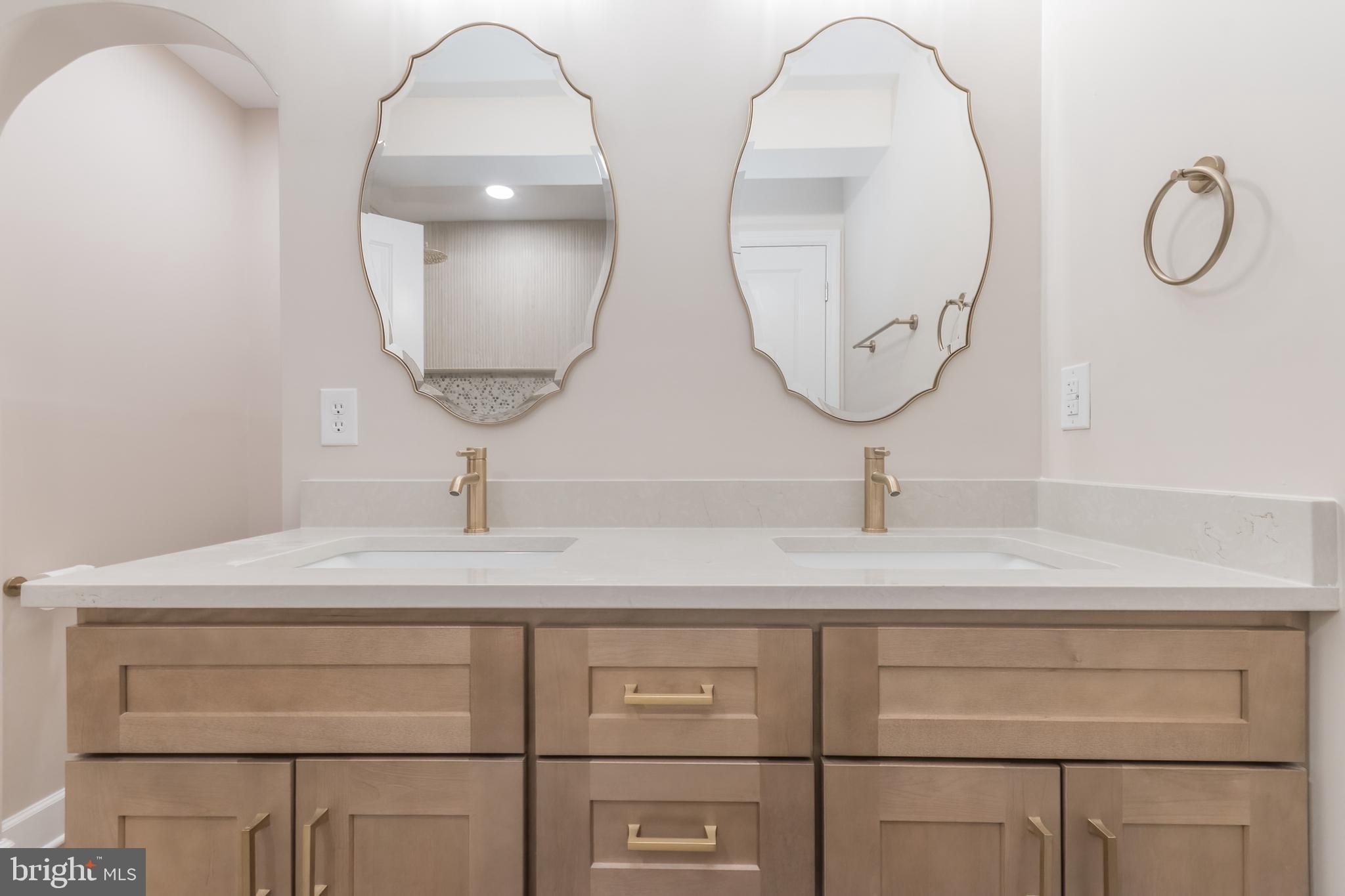 CHAPLINE'S CHOICE - Residential