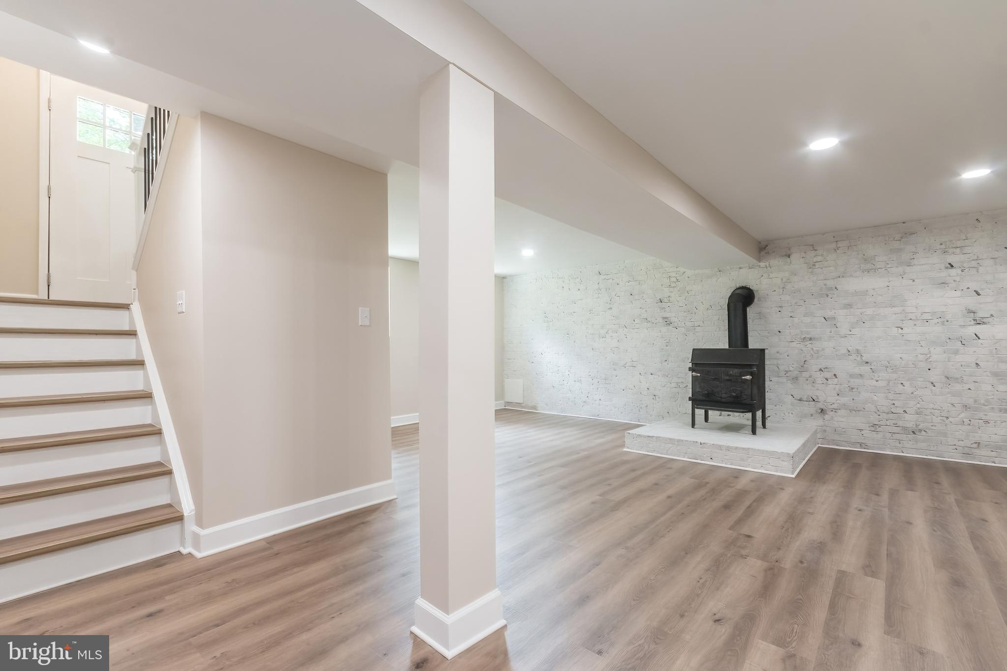 CHAPLINE'S CHOICE - Residential