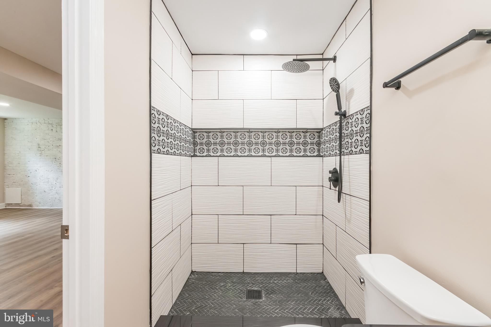 CHAPLINE'S CHOICE - Residential