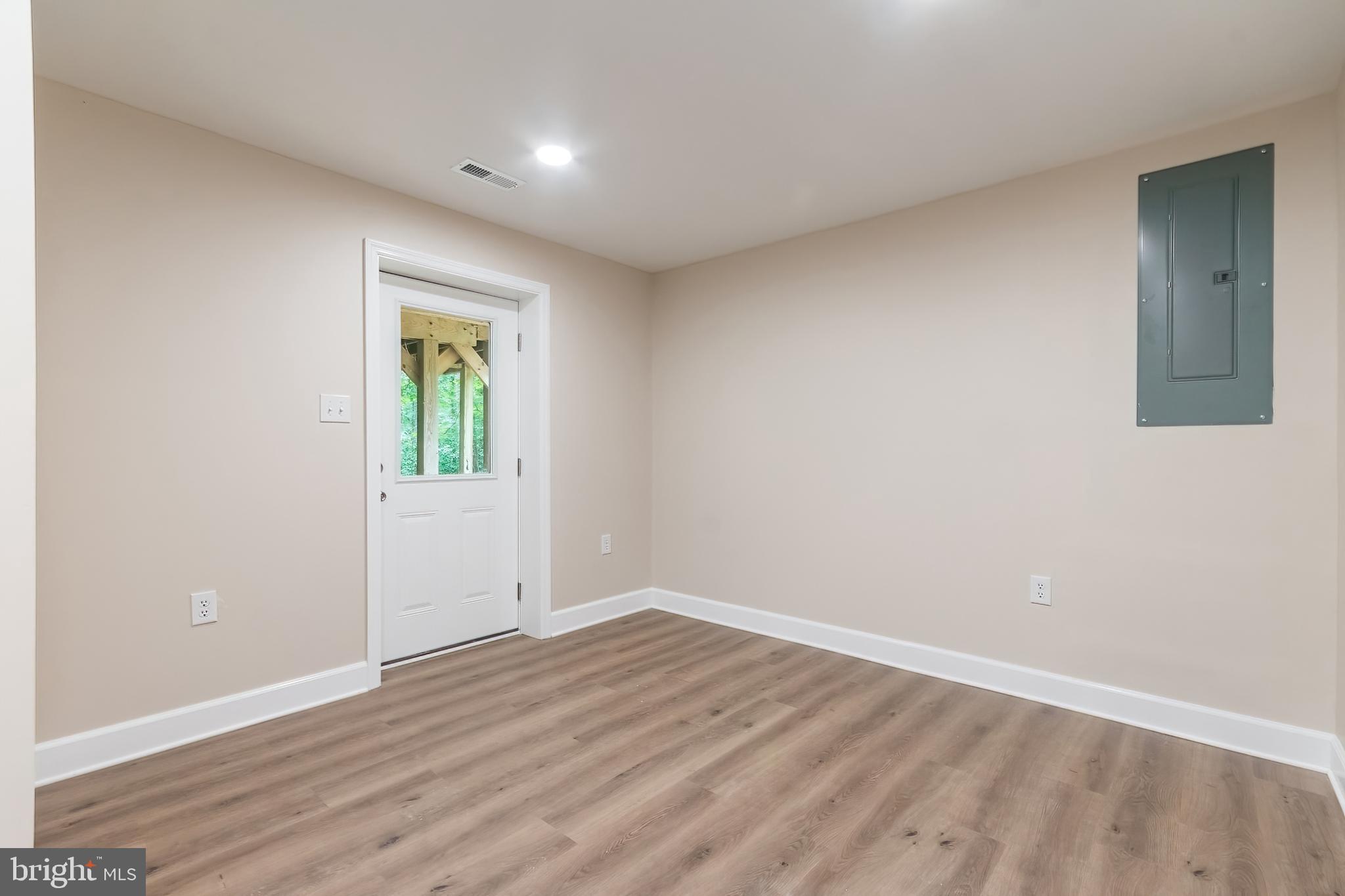 CHAPLINE'S CHOICE - Residential