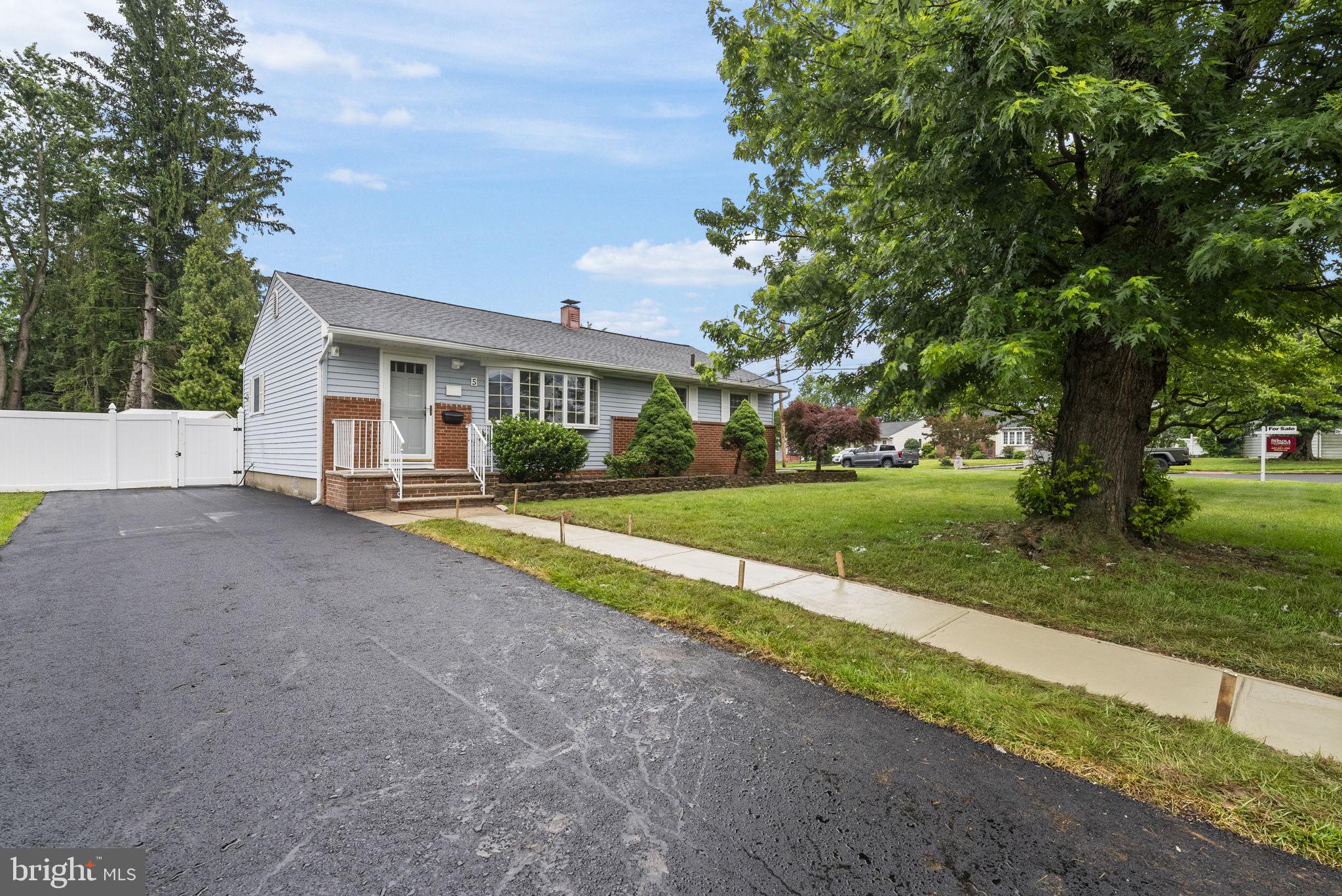 5 SHELBURNE DRIVE