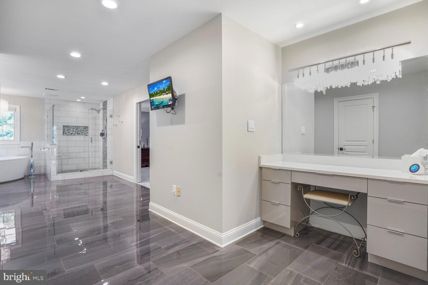 DARNESTOWN OUTSIDE - Residential