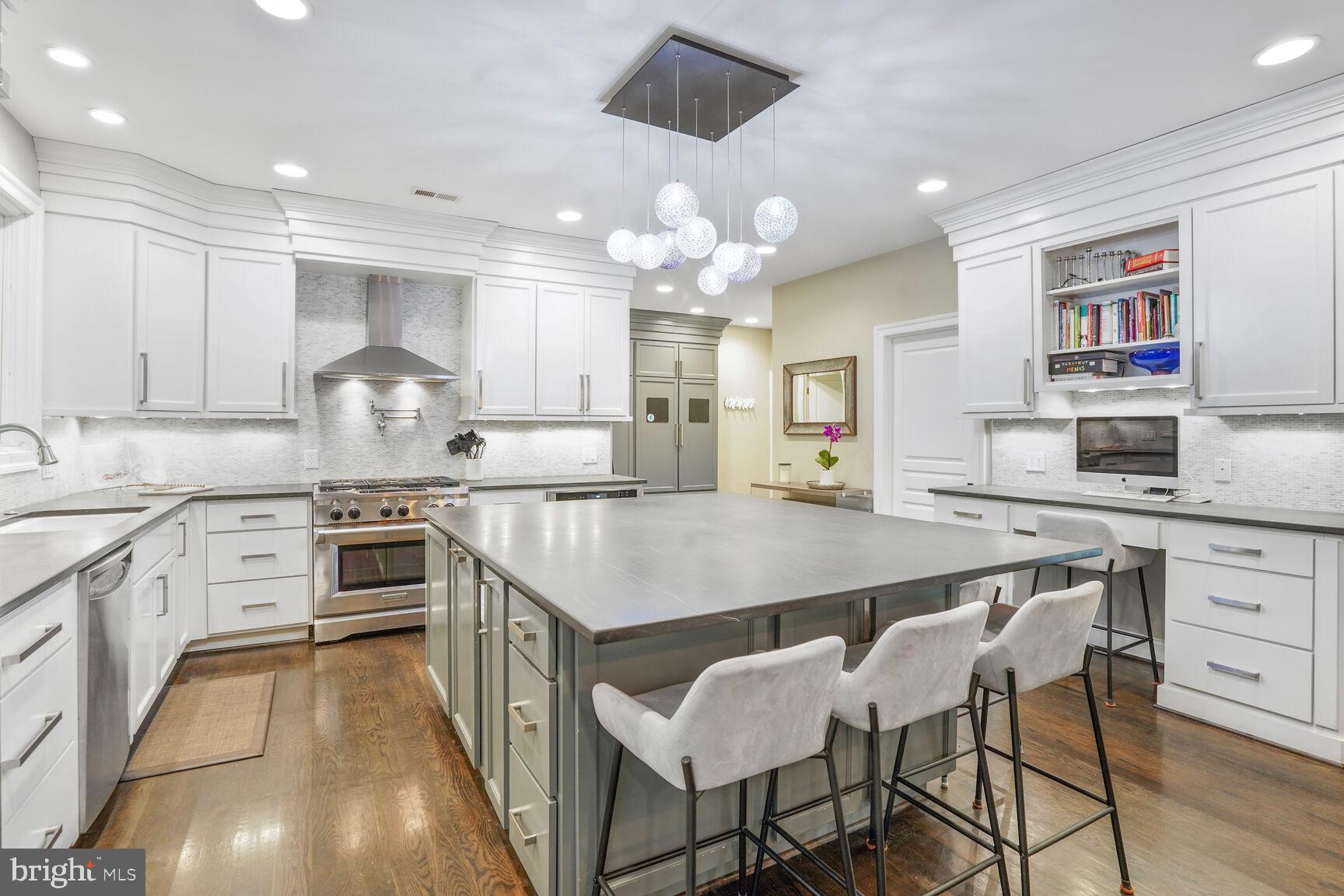 DARNESTOWN OUTSIDE - Residential