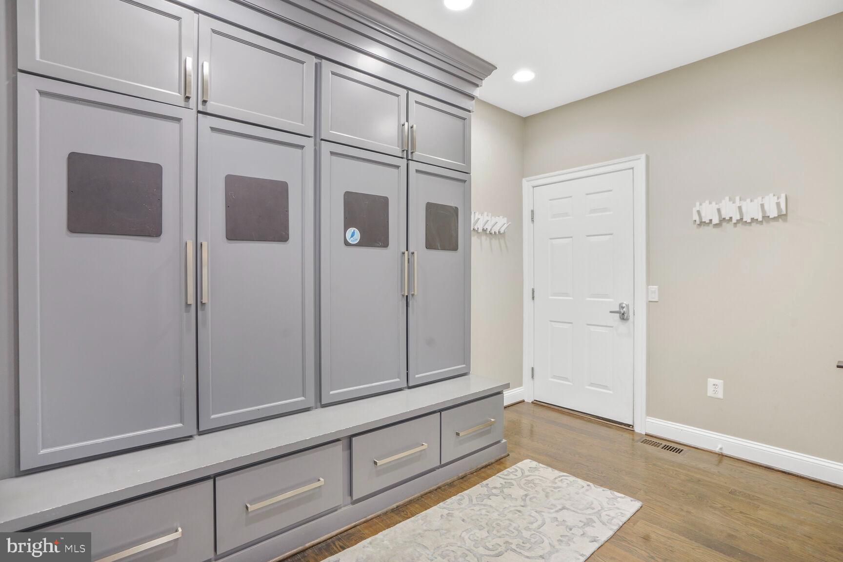 DARNESTOWN OUTSIDE - Residential