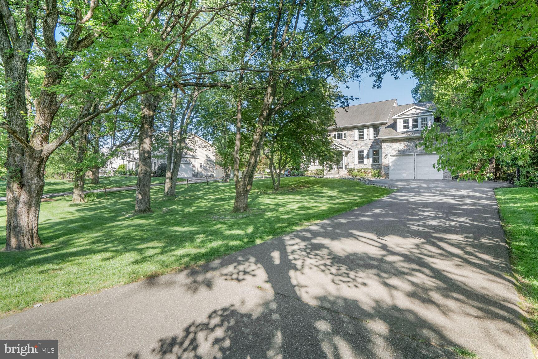 10701 HUNTING LANE