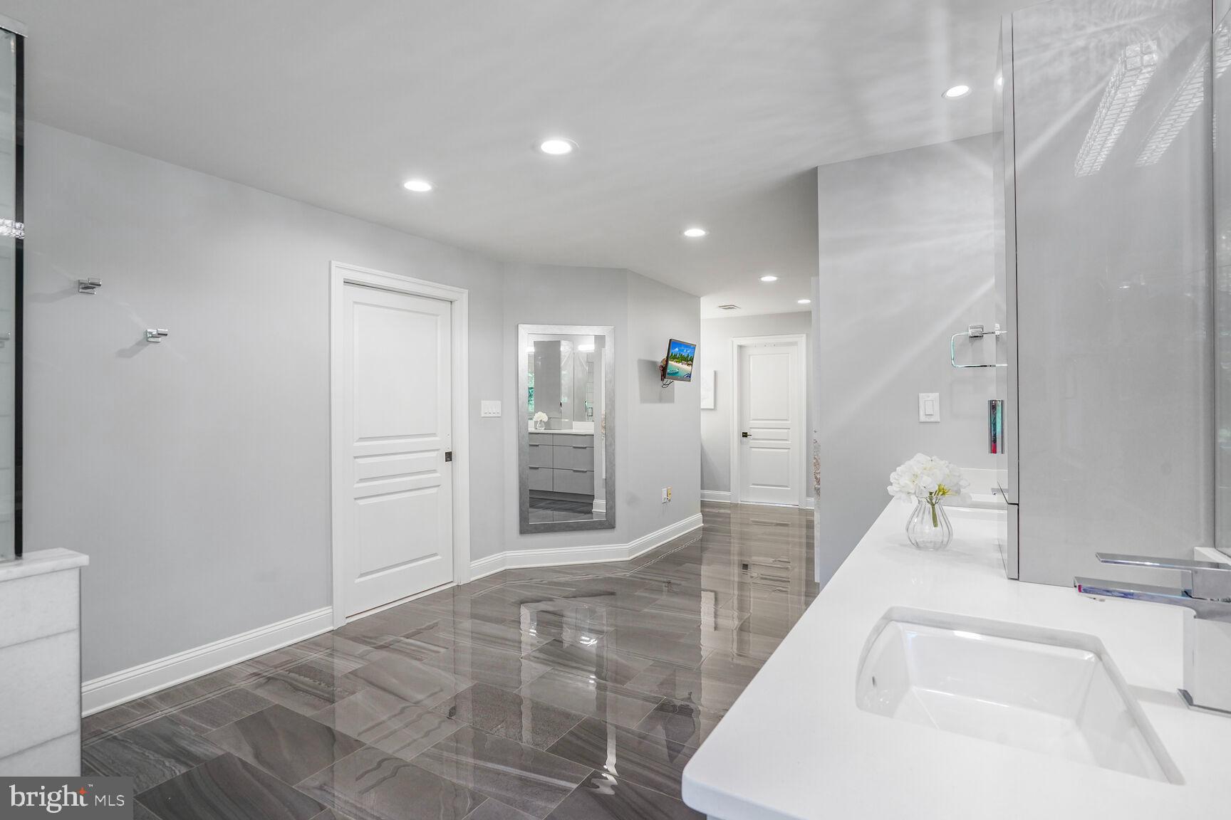 DARNESTOWN OUTSIDE - Residential