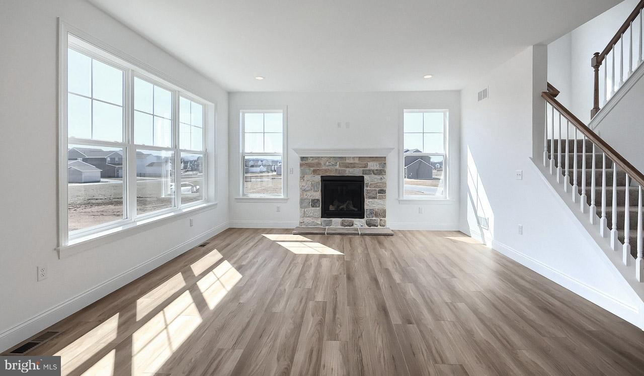 WRIGHT'S LANDING - Residential