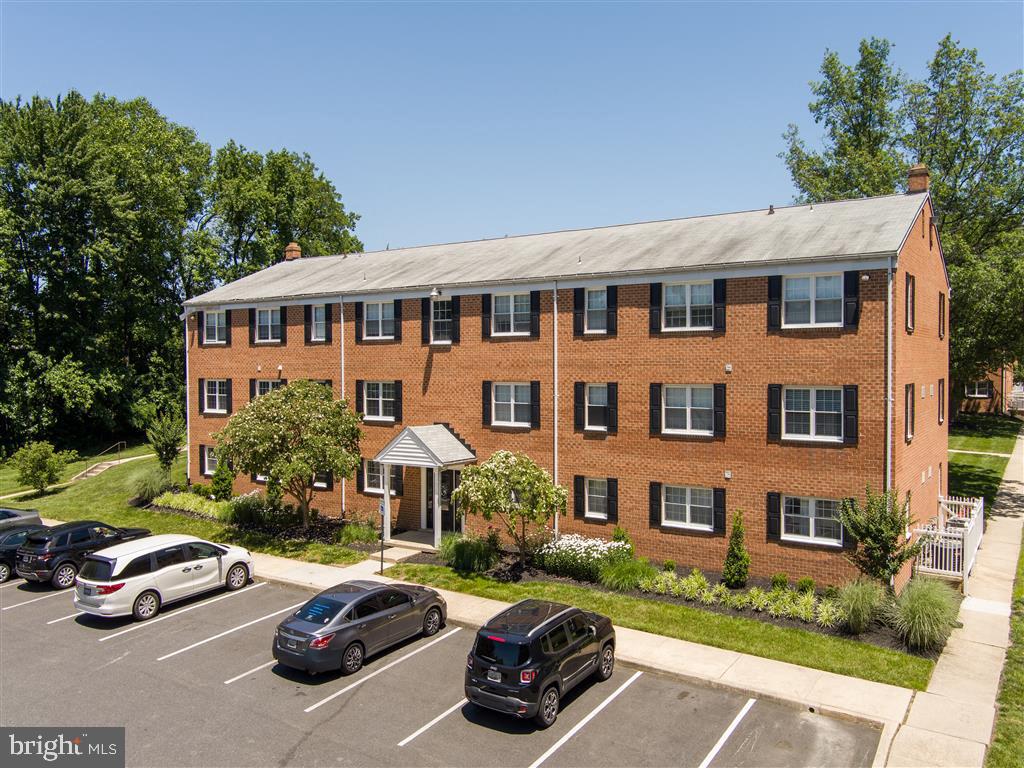 ALL UNITS ARE RENTED UNTIL SEPTEMBER 2025.
Welcome to The Osprey!! Affordable apartments to rent to fit your lifestyle. Looking for an affordable place to call home? This charming FIRST floor- 1 bedroom, 1 bathroom apartment is just minutes away from I-95 making your commute a breeze. Enjoy relaxing by the community pool or fire up the community grill for a BBQ with friends and/or family. The neighborhood is perfect for anyone to feel right at home. If this sounds like your kind of place, call us for a tour today!
**Apartments availability and pricing are subject to change. Pictures are from different units that are available in The Osprey development.