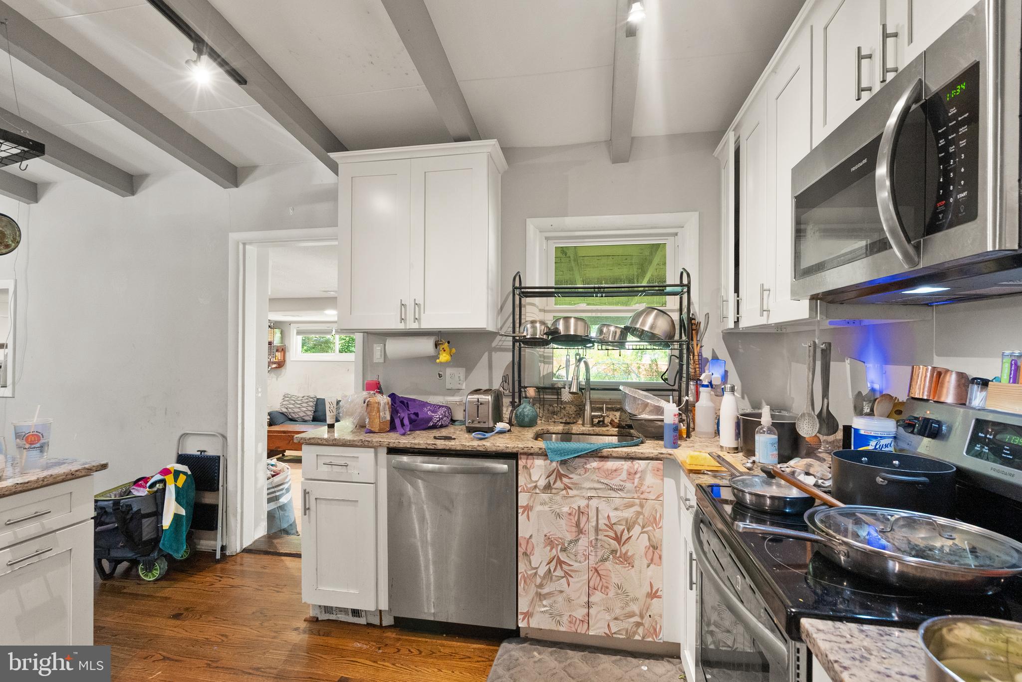 3204 AYERS DRIVE