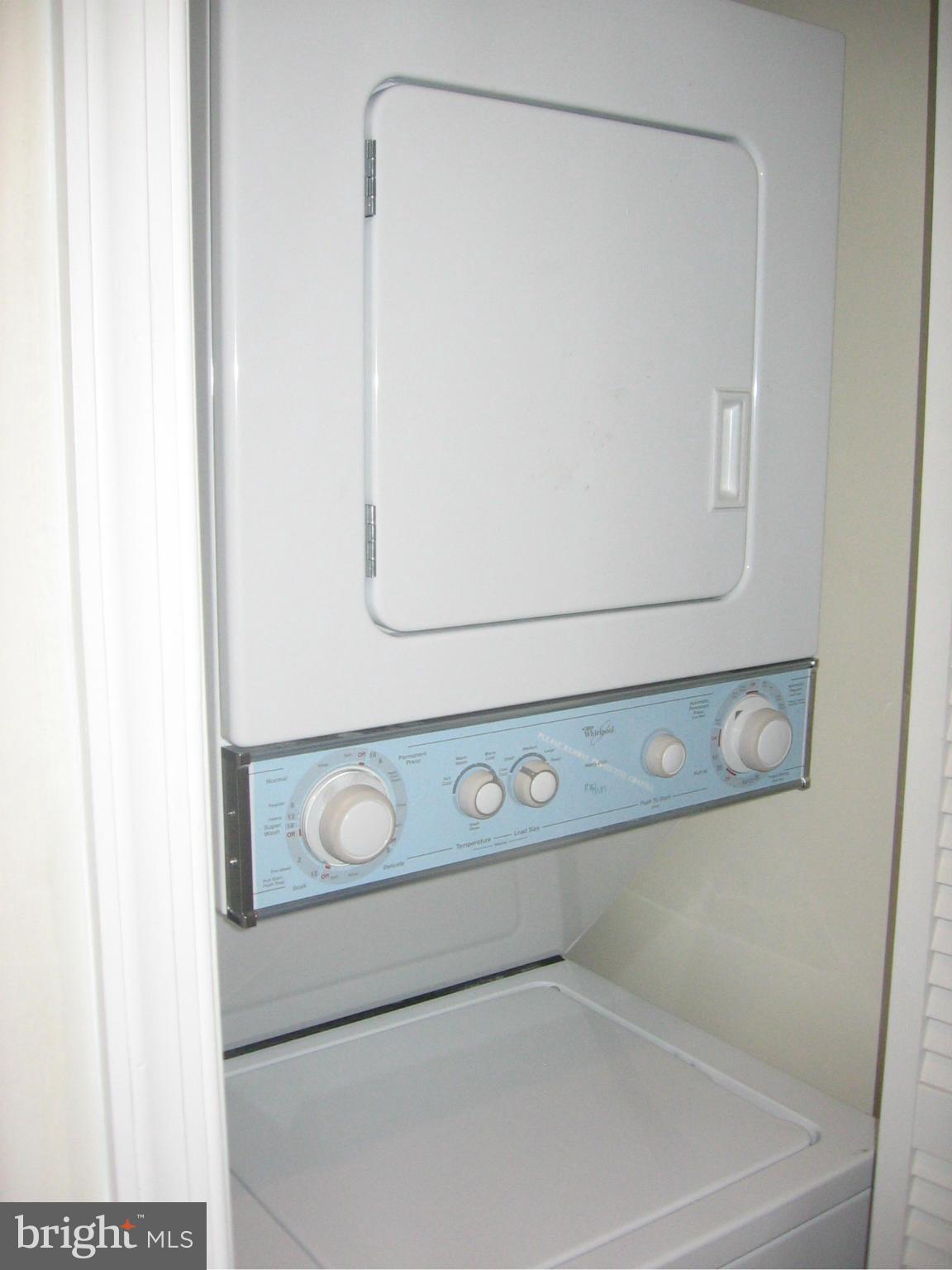 HUNTLEY SQUARE CONDOMINIUMS - Residential Lease