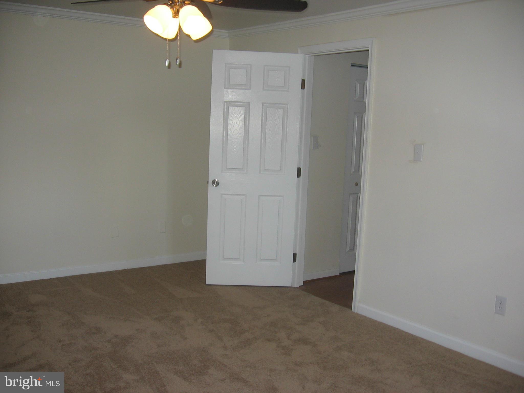 HUNTLEY SQUARE CONDOMINIUMS - Residential Lease