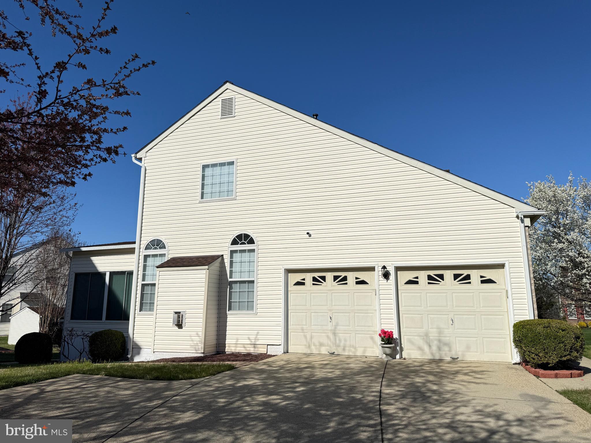 HILLANTRAE - Residential