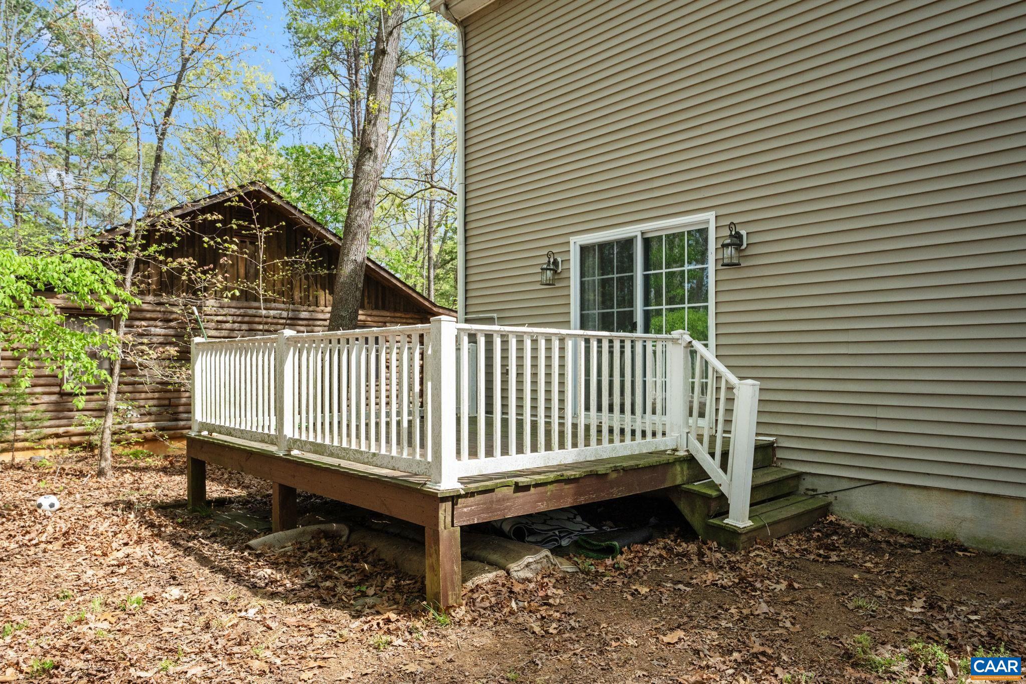 LAKE MONTICELLO - Residential