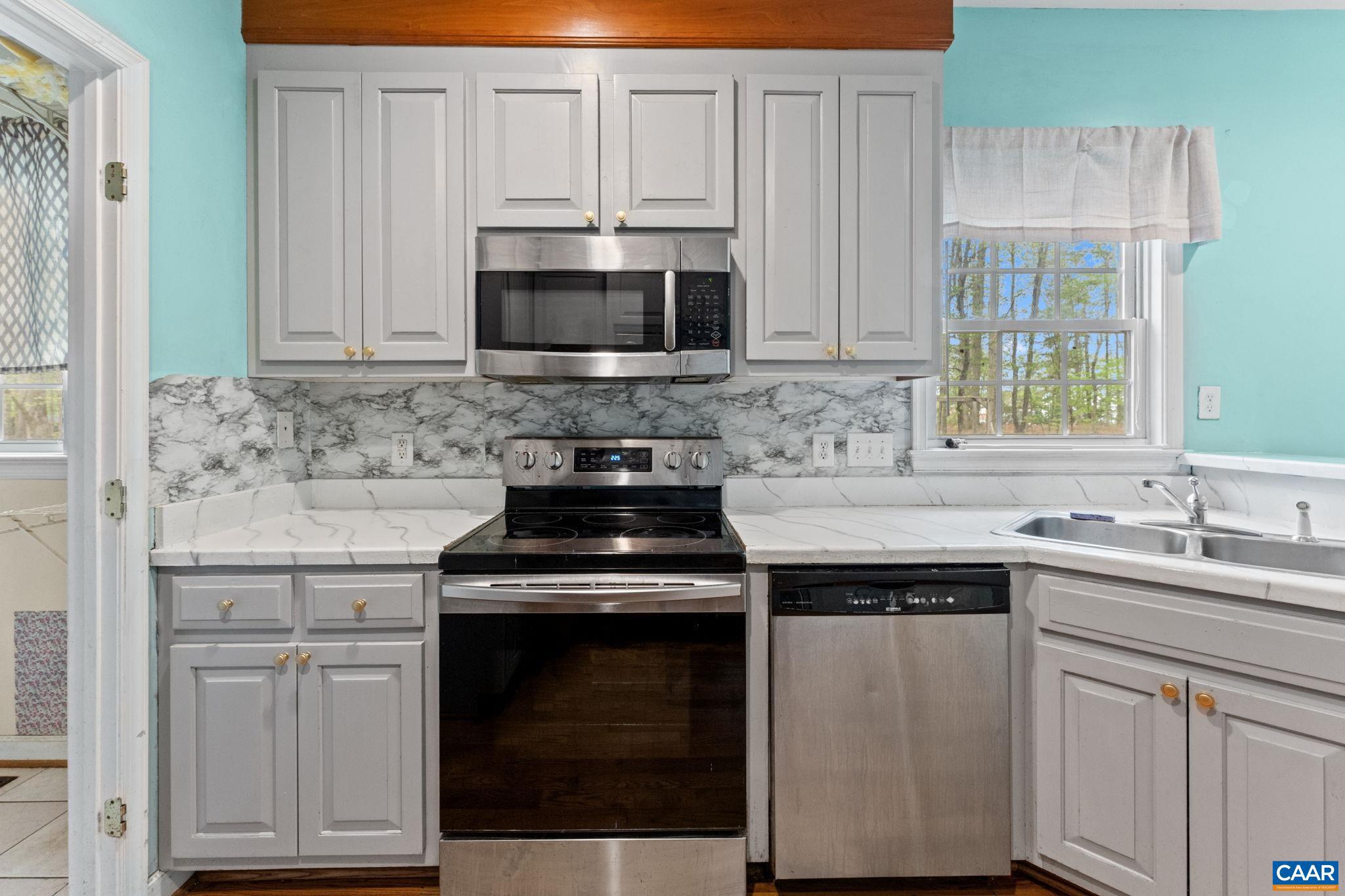 LAKE MONTICELLO - Residential