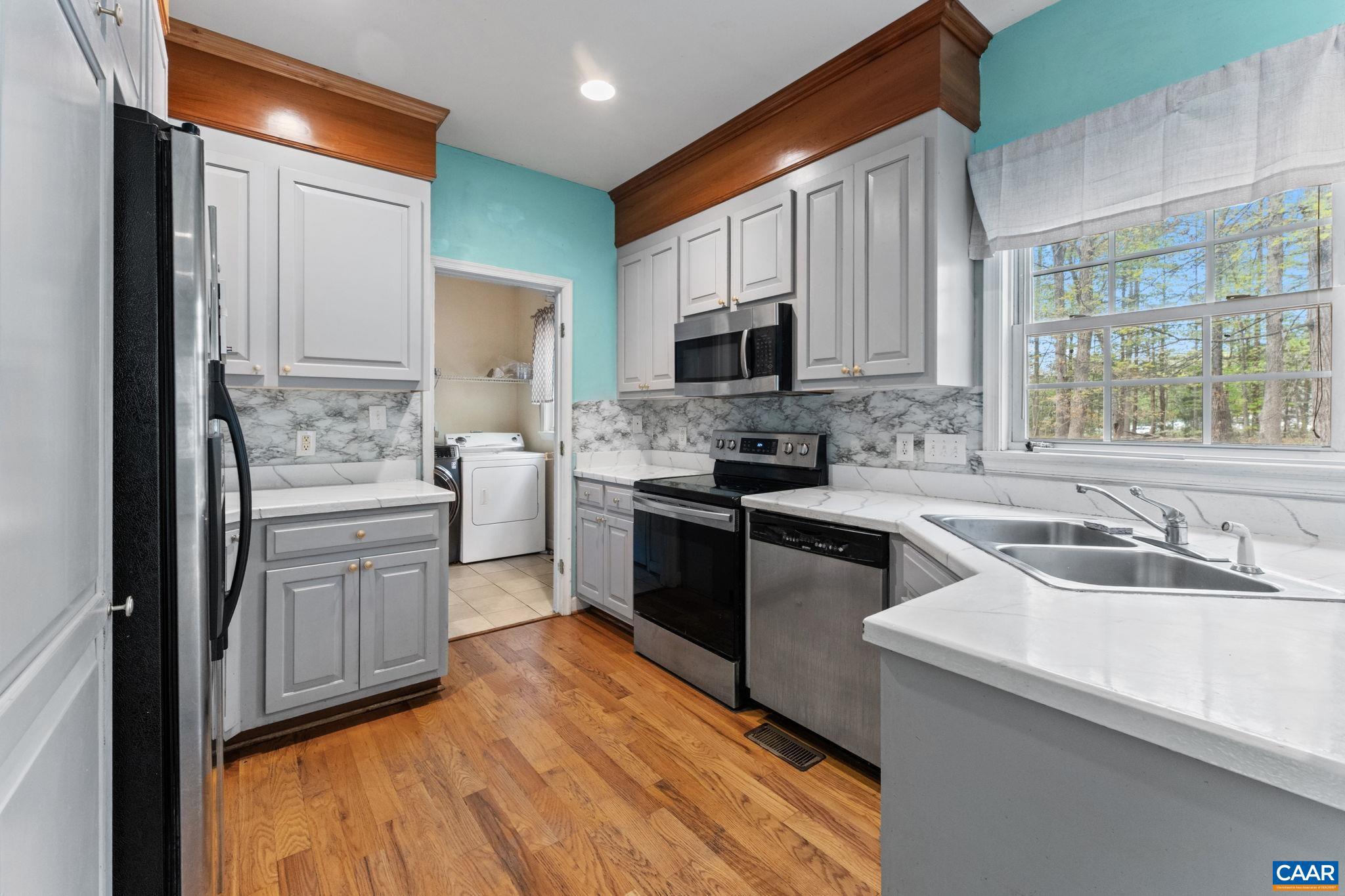 LAKE MONTICELLO - Residential