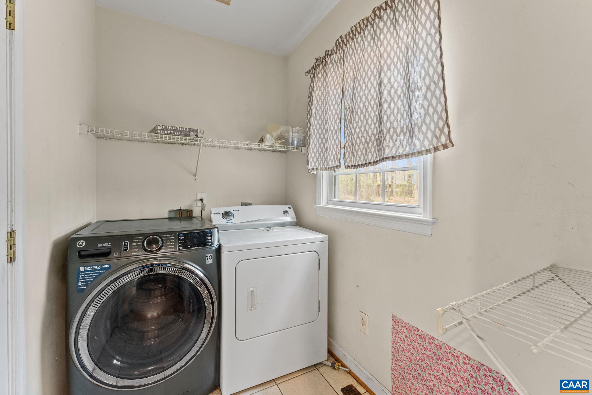 LAKE MONTICELLO - Residential