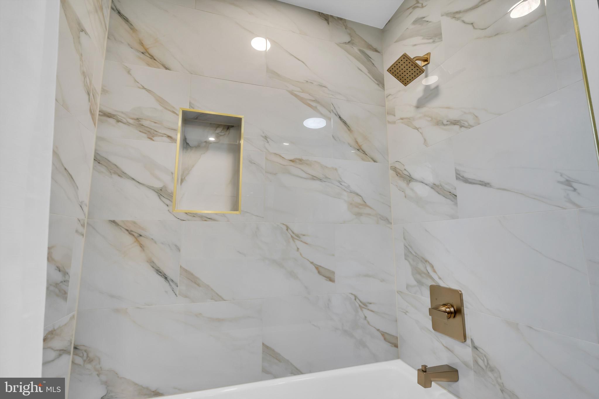 SOVEREIGN ESTATES - Residential