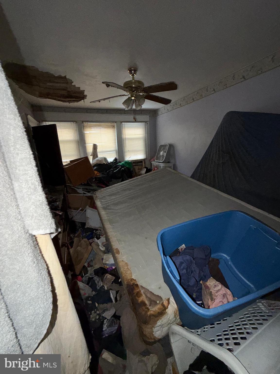 1637 E CHELTENHAM AVENUE