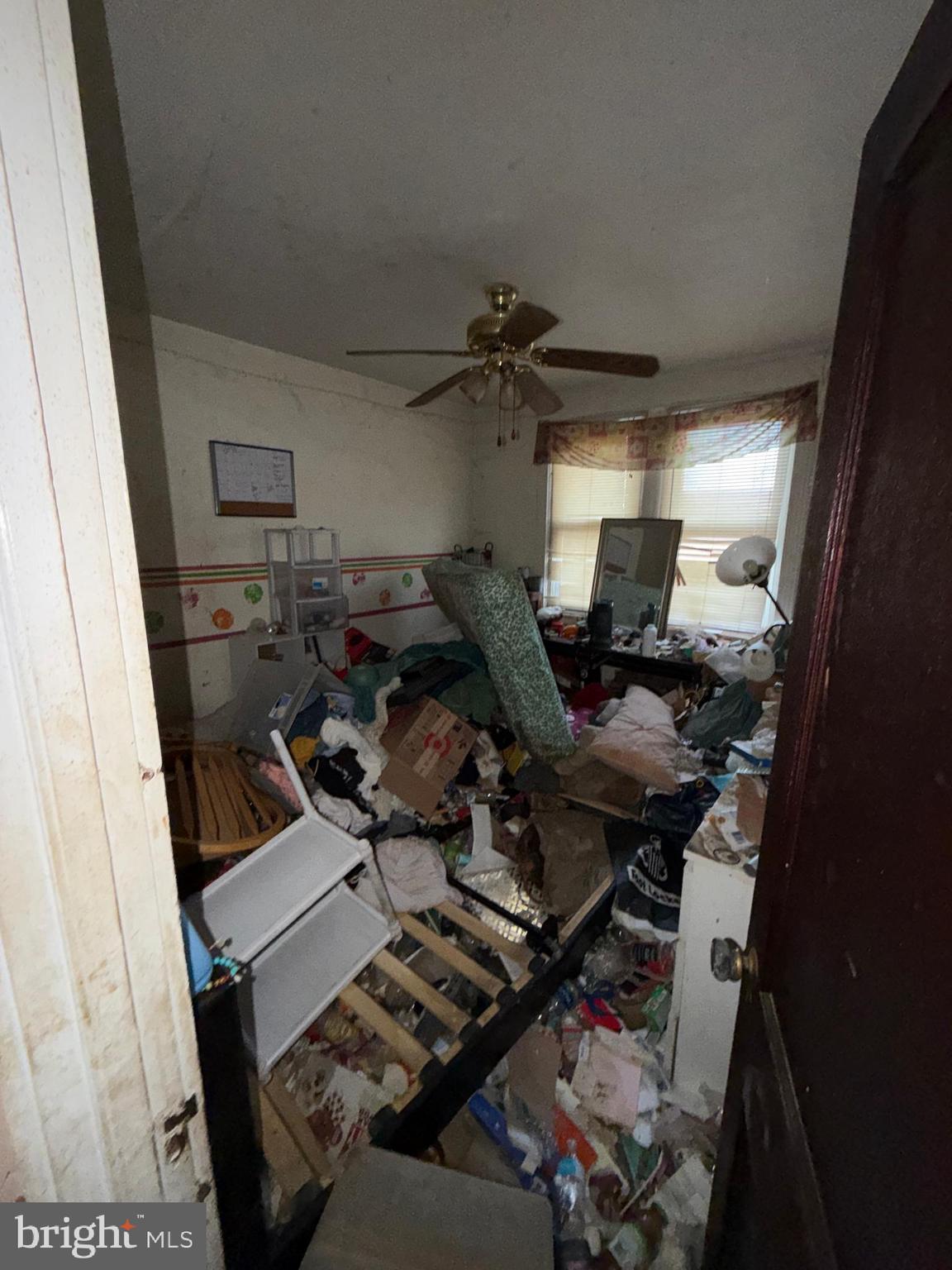 1637 E CHELTENHAM AVENUE