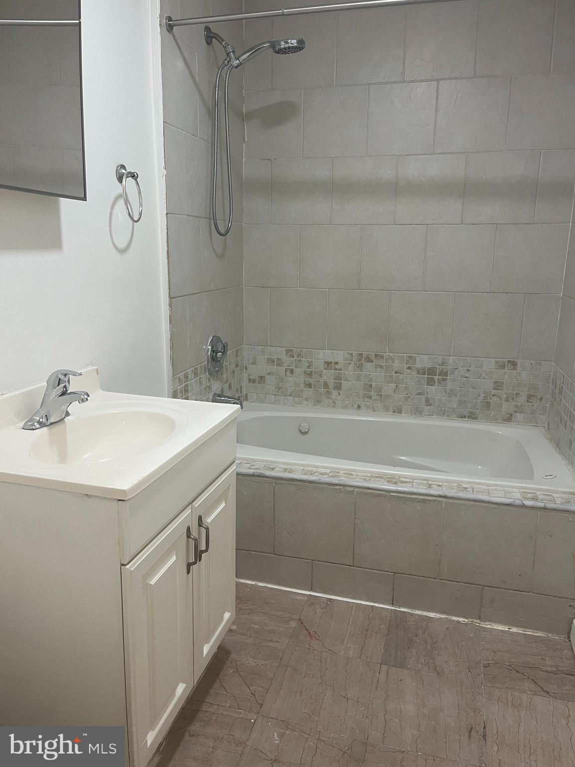 GRAYS FERRY - Residential Lease