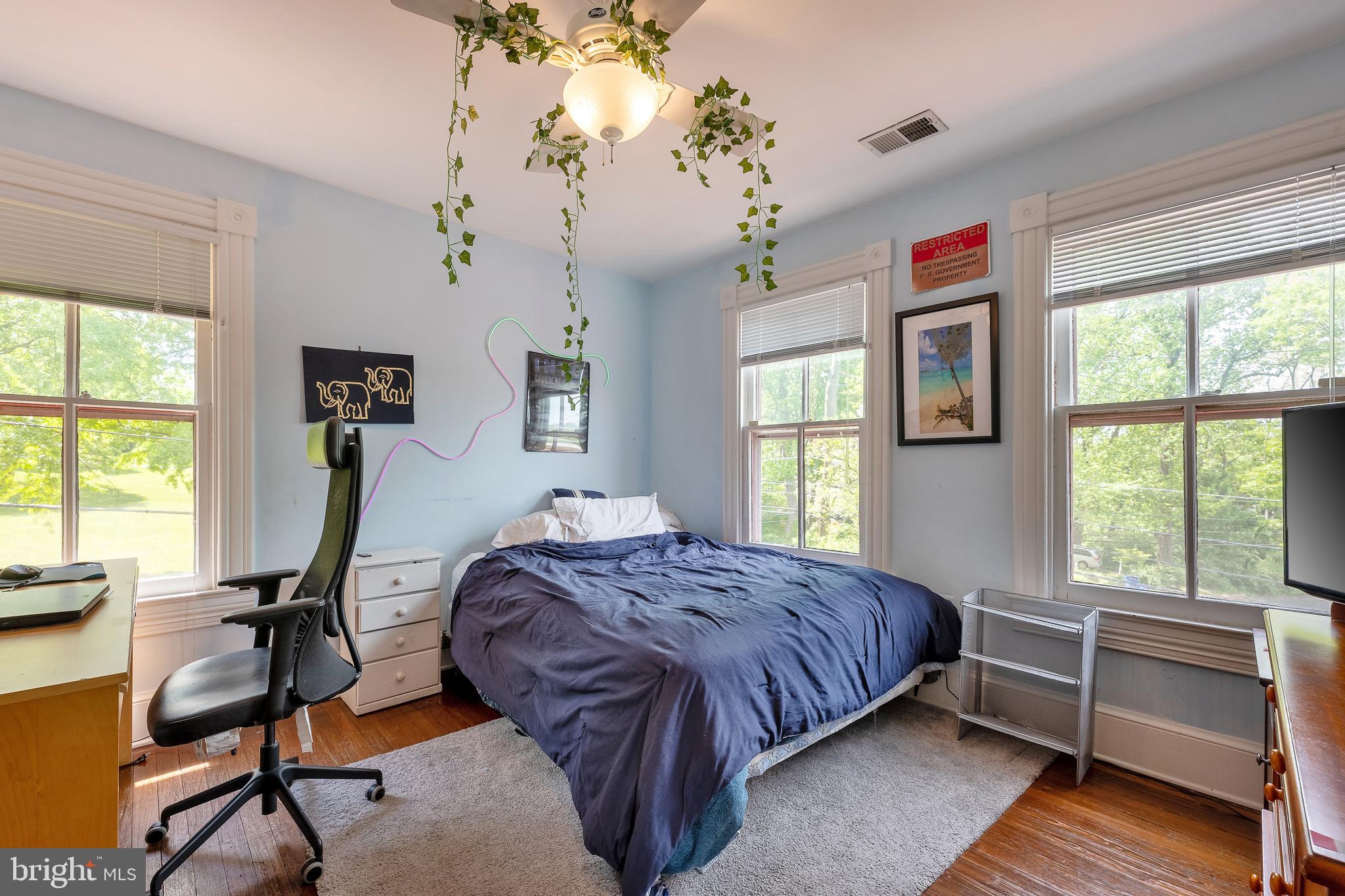 FOREST GLEN - Residential Lease