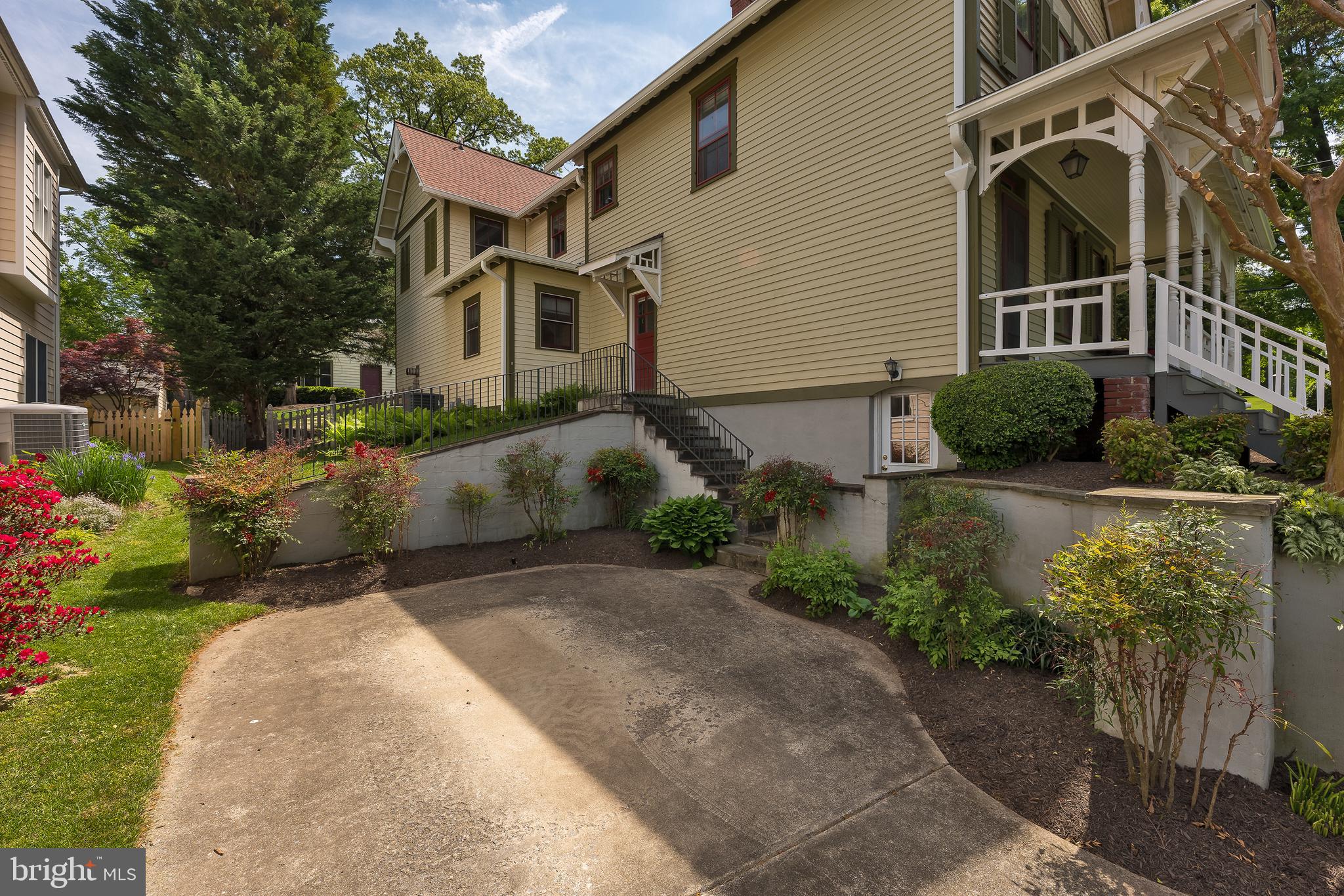 FOREST GLEN - Residential Lease