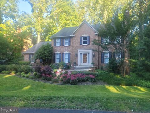 Photo of 1097 Old Cedar Road, MCLEAN, VA 22102 (MLS # VAFX2315892)