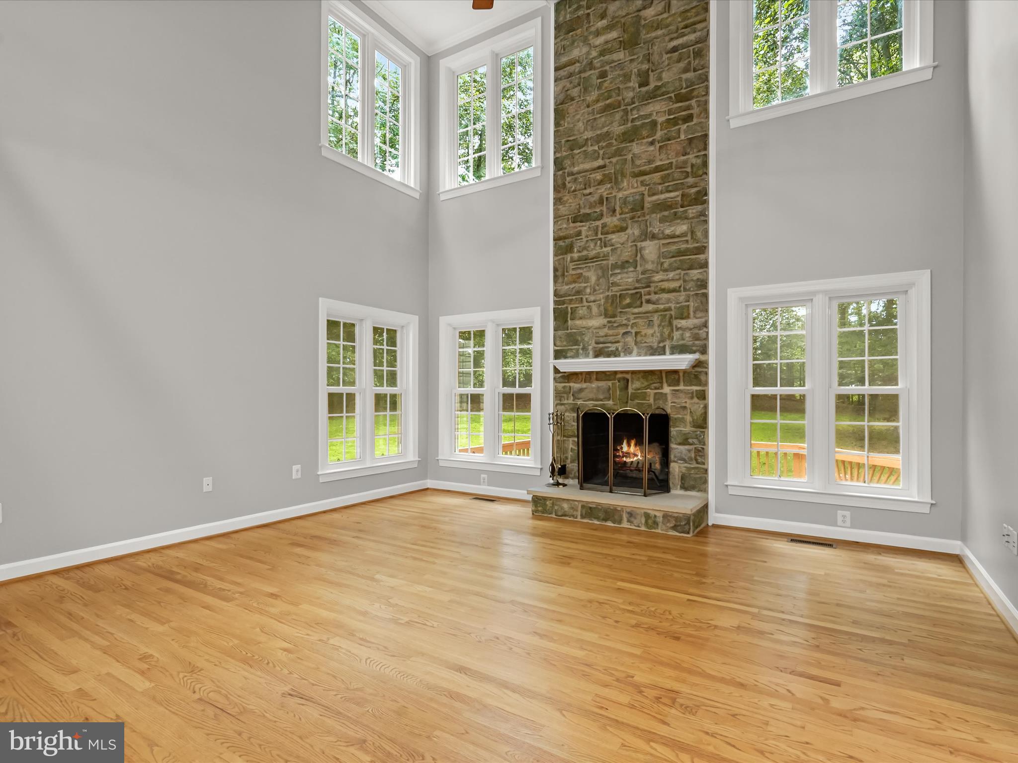 PALISADES POINTE - Residential