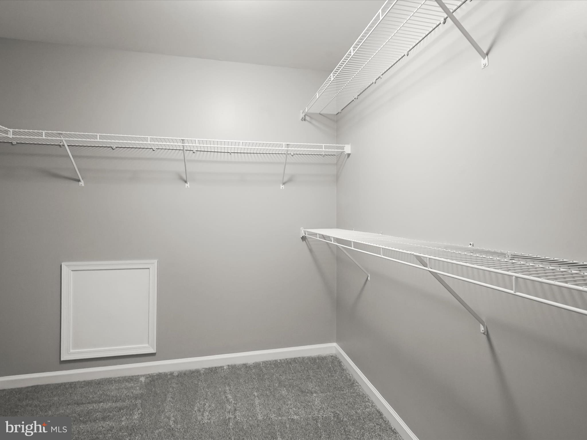 PALISADES POINTE - Residential