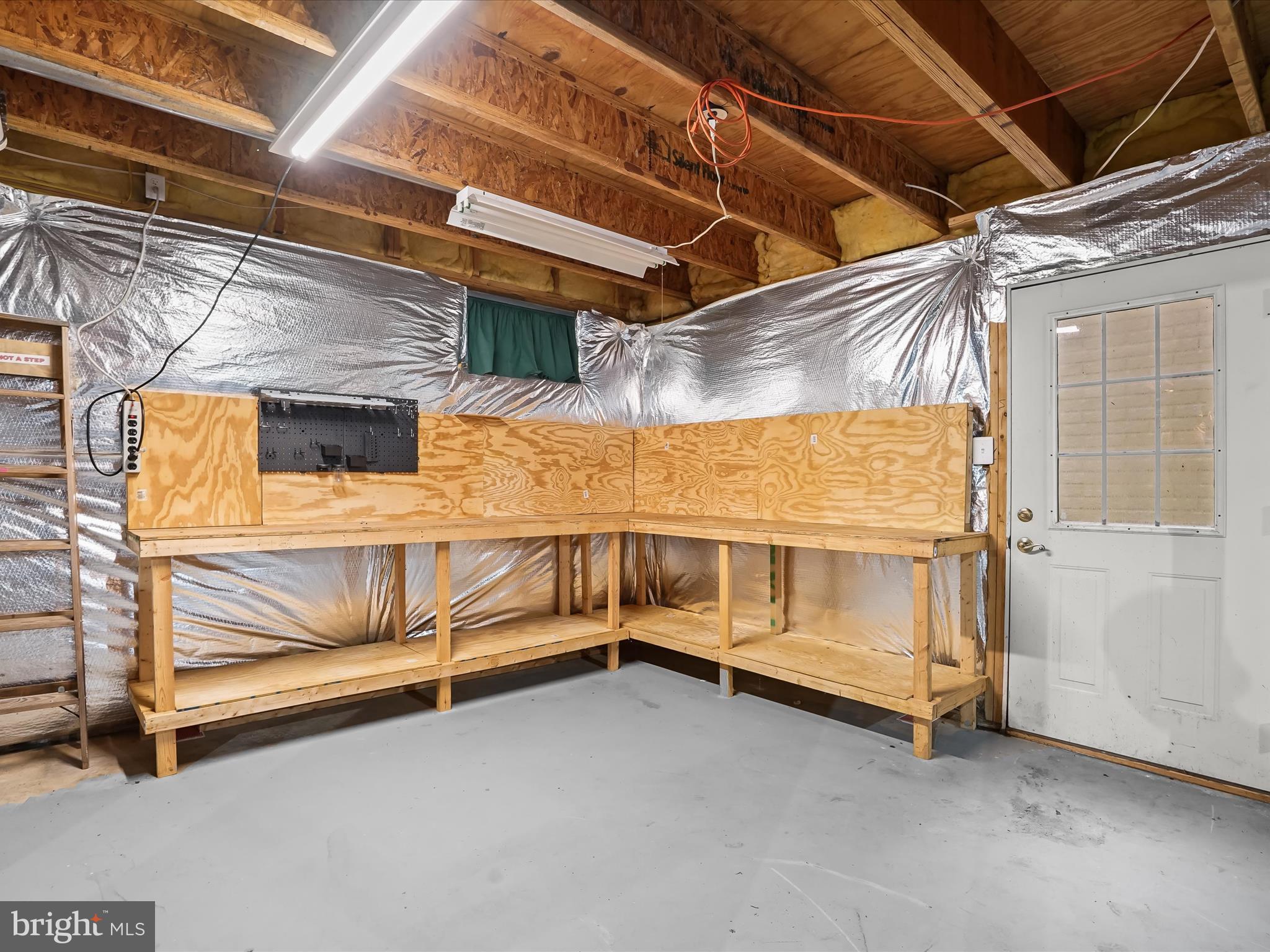 PALISADES POINTE - Residential