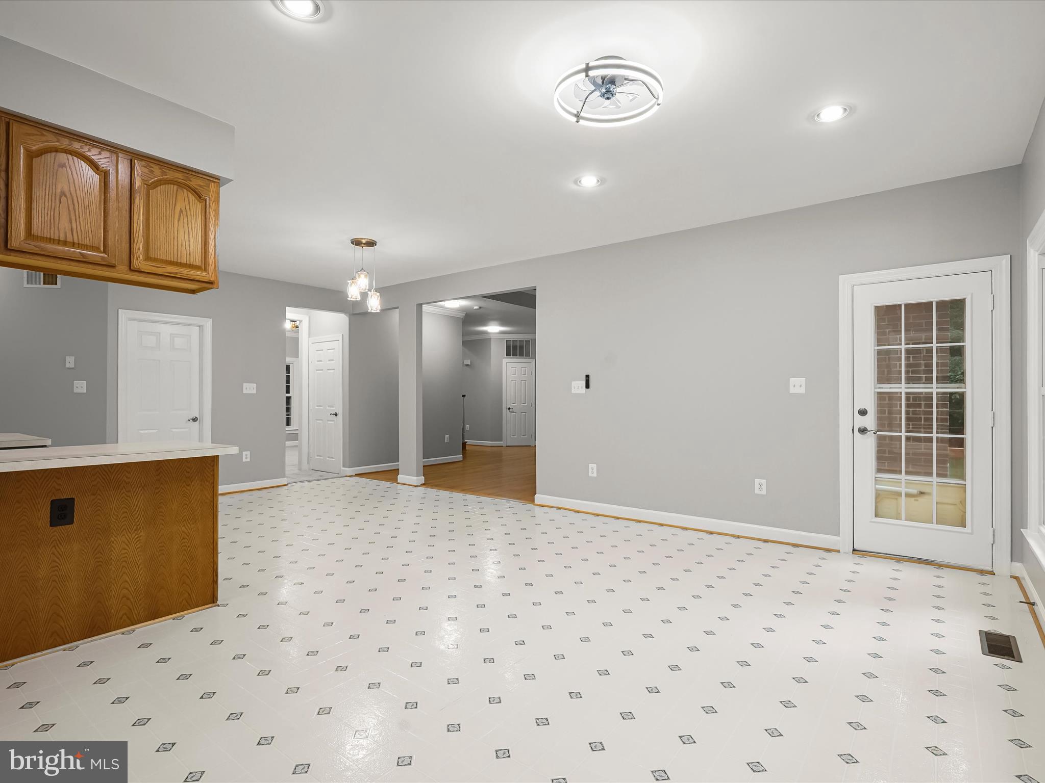 PALISADES POINTE - Residential