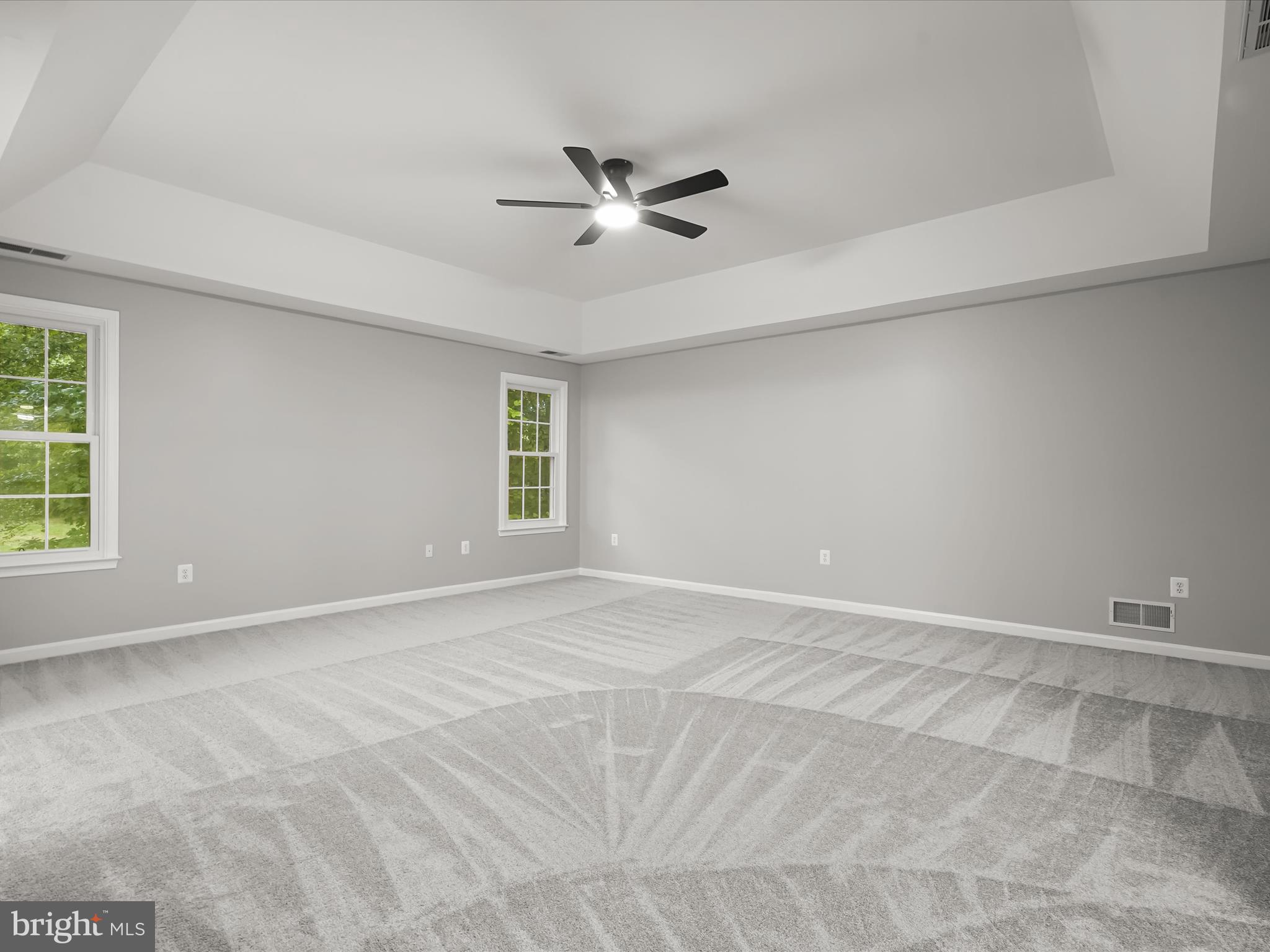 PALISADES POINTE - Residential