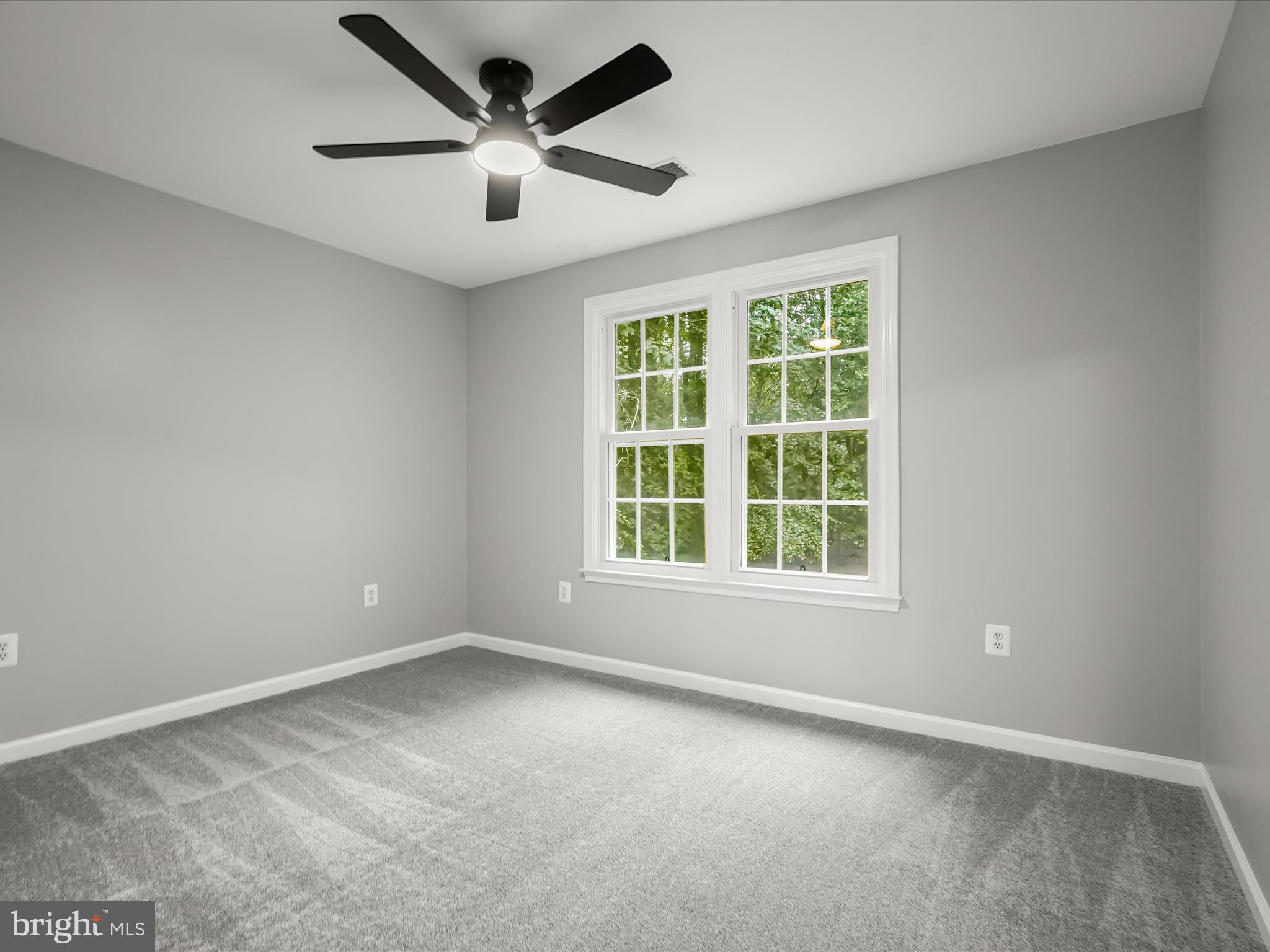 PALISADES POINTE - Residential