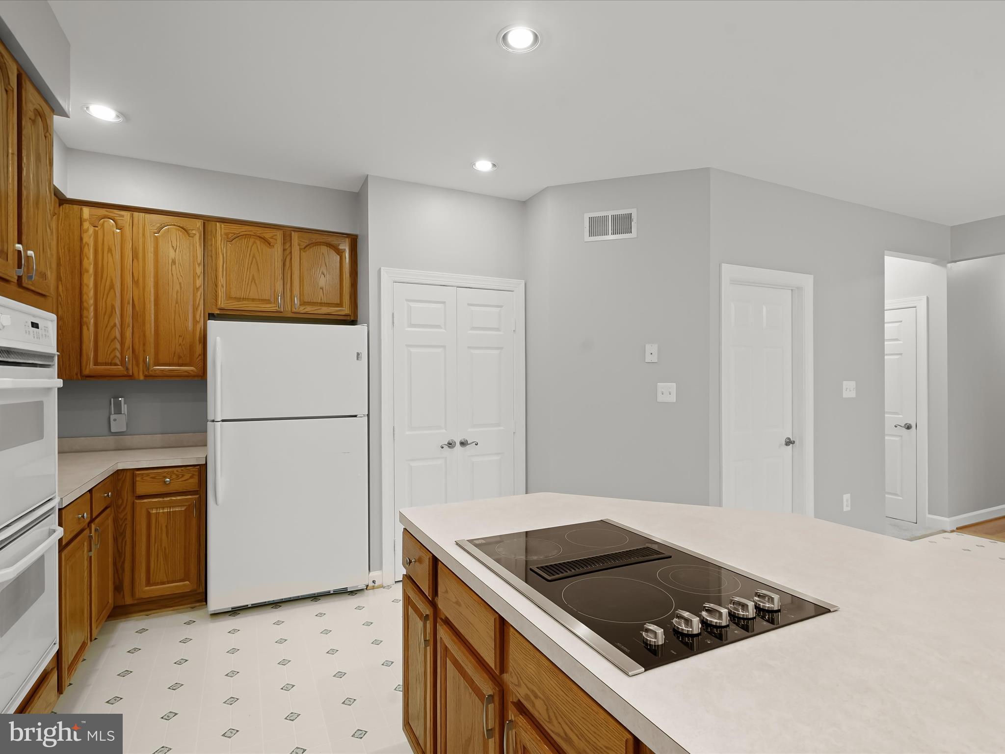 PALISADES POINTE - Residential