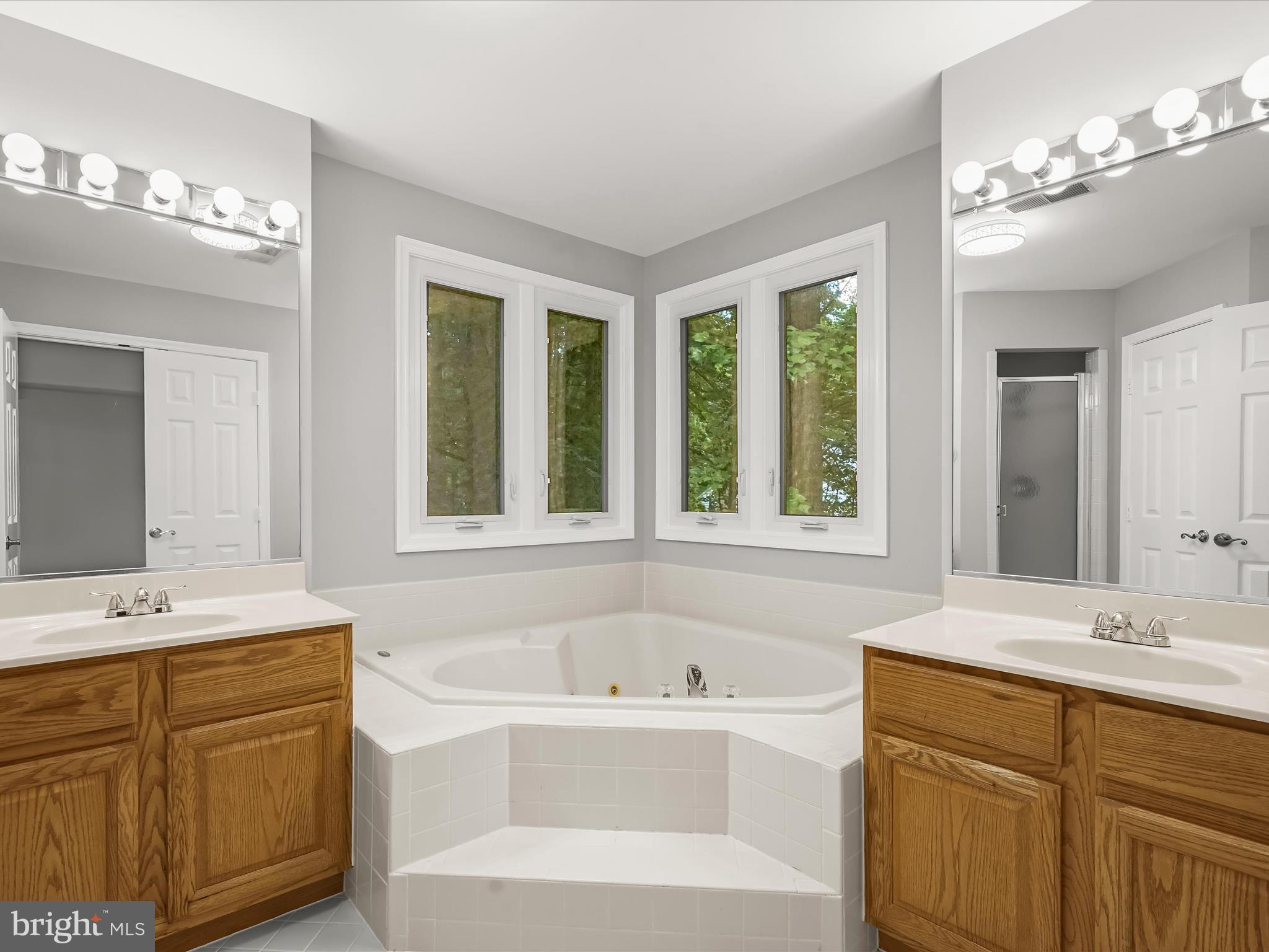 PALISADES POINTE - Residential