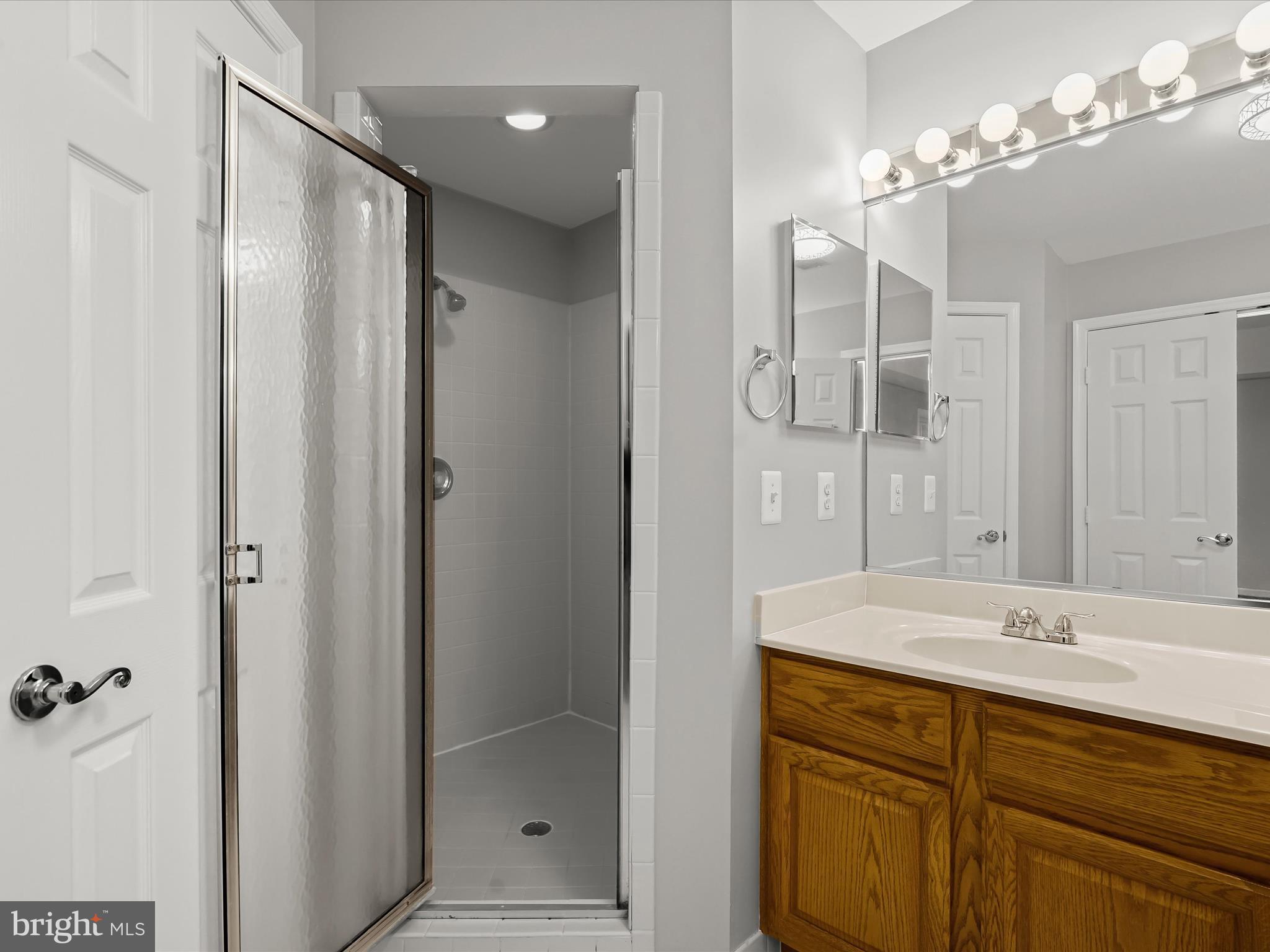 PALISADES POINTE - Residential