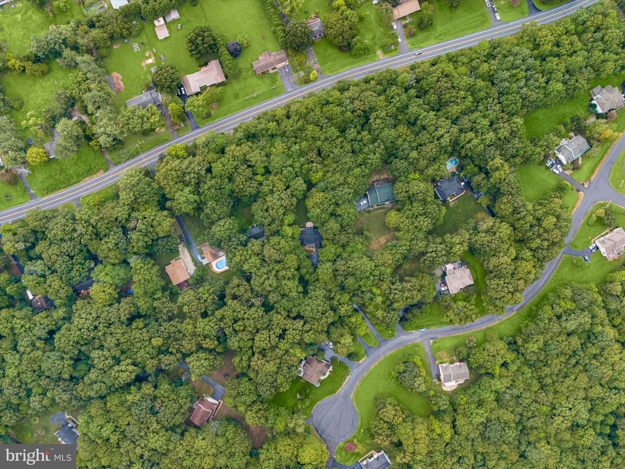 PALISADES POINTE - Residential