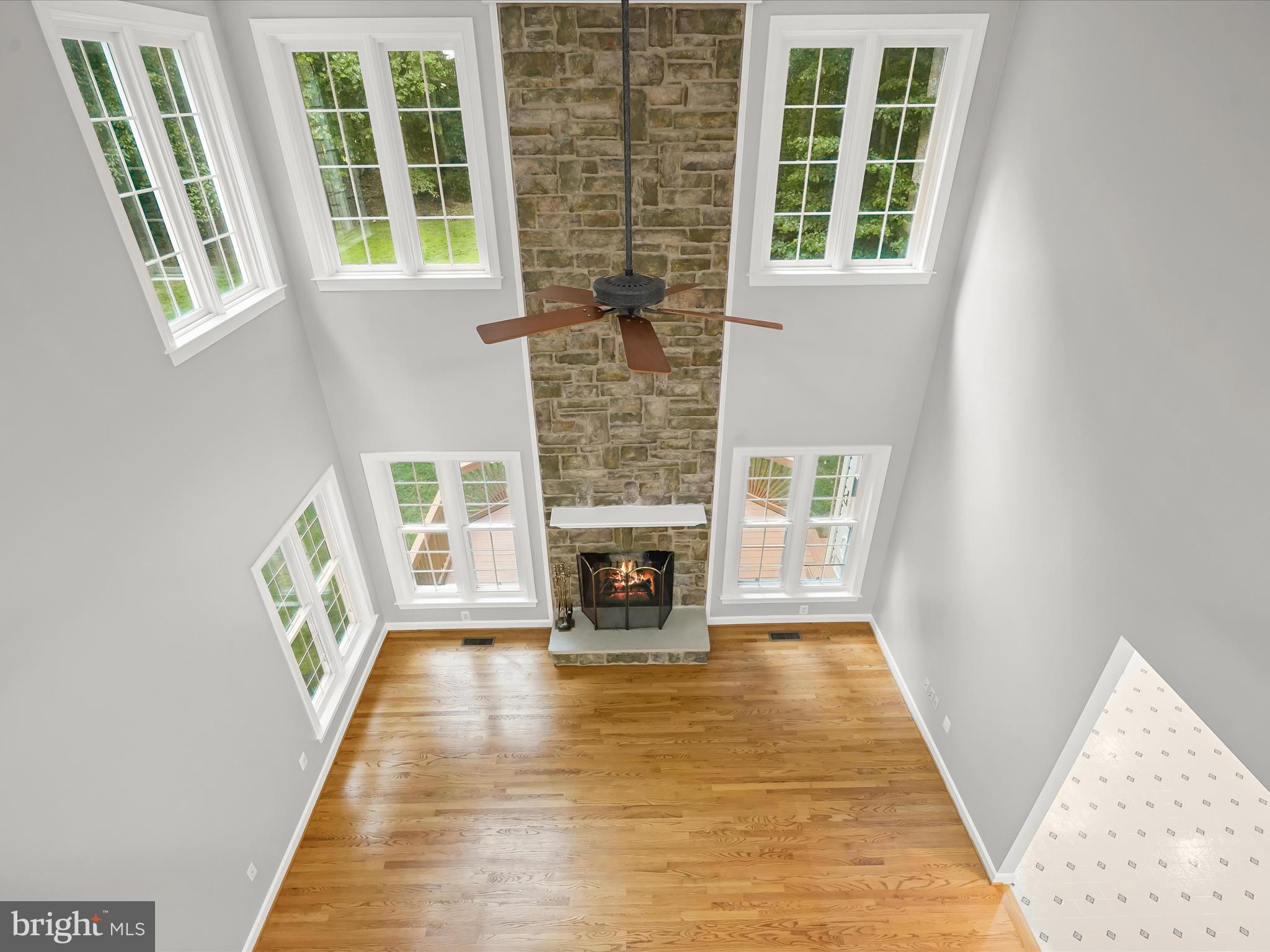 PALISADES POINTE - Residential