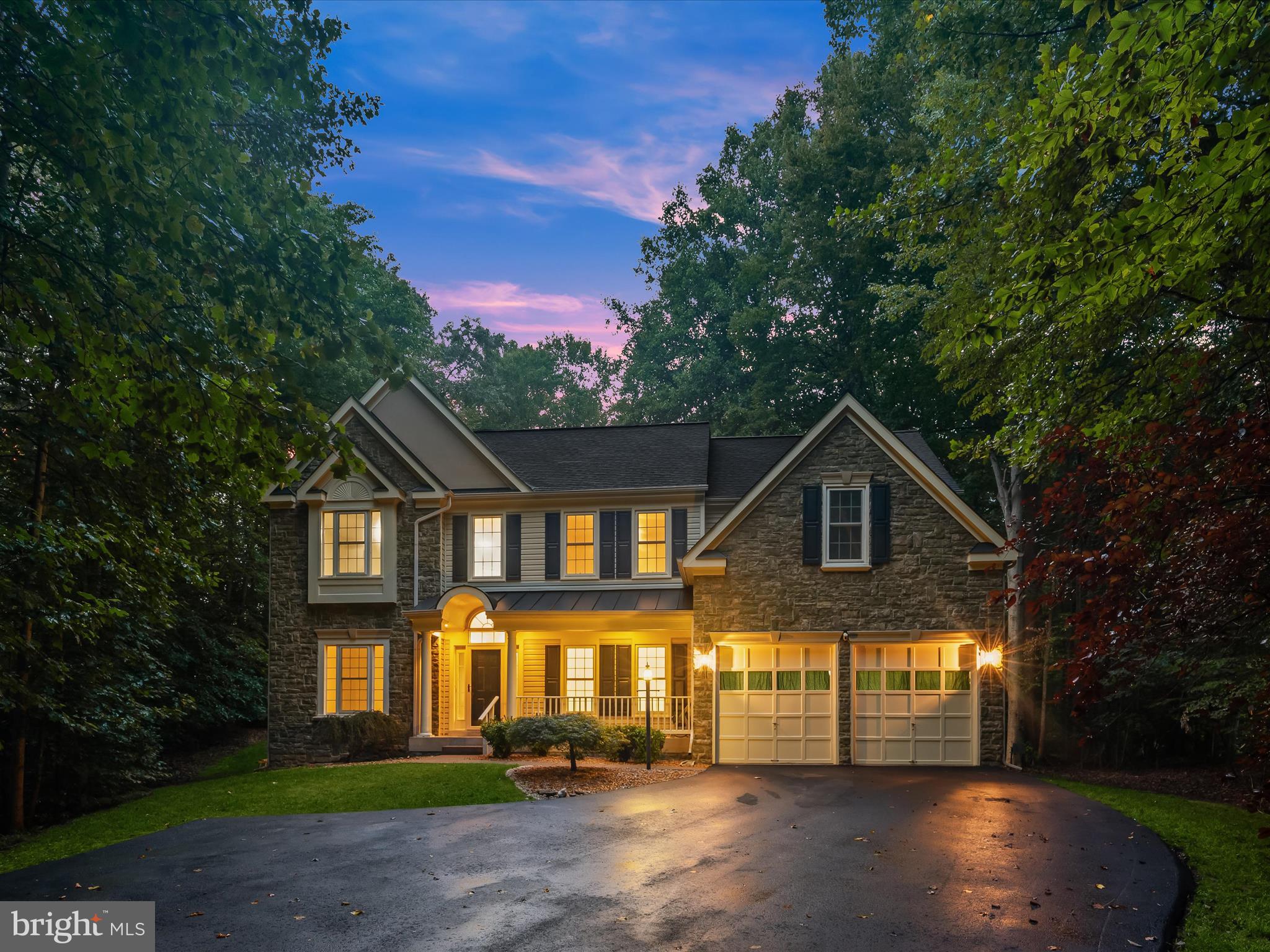 PALISADES POINTE - Residential