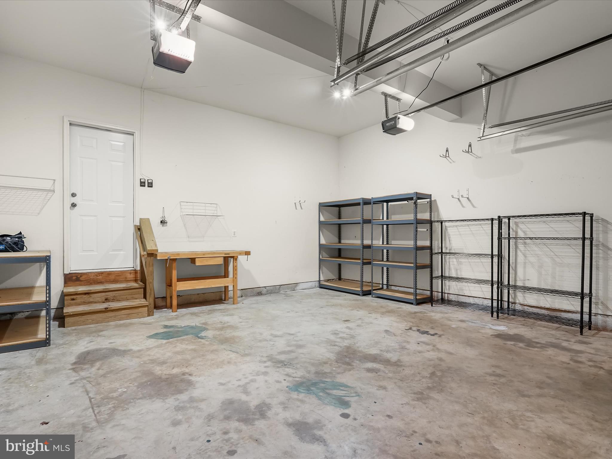 PALISADES POINTE - Residential